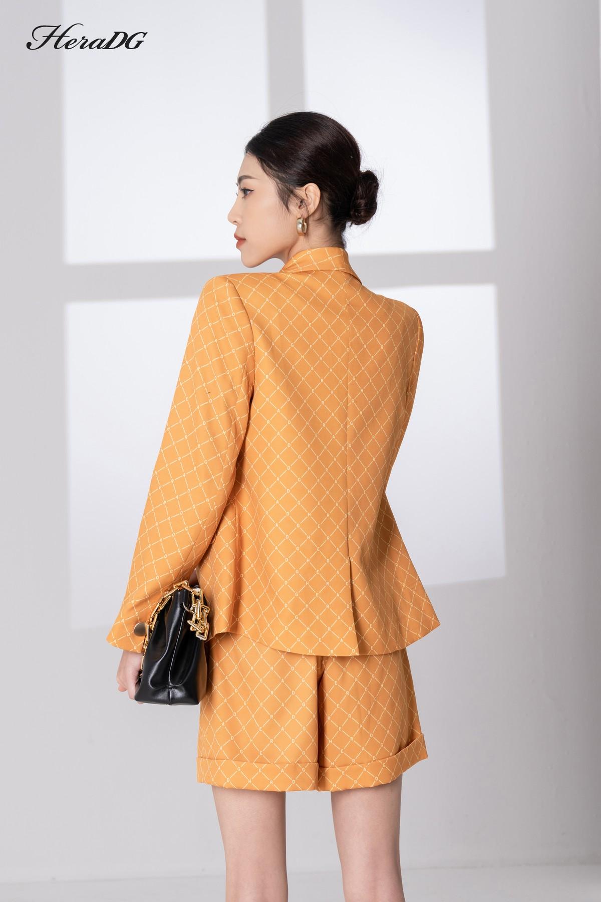 Quần short cạp cài lệch