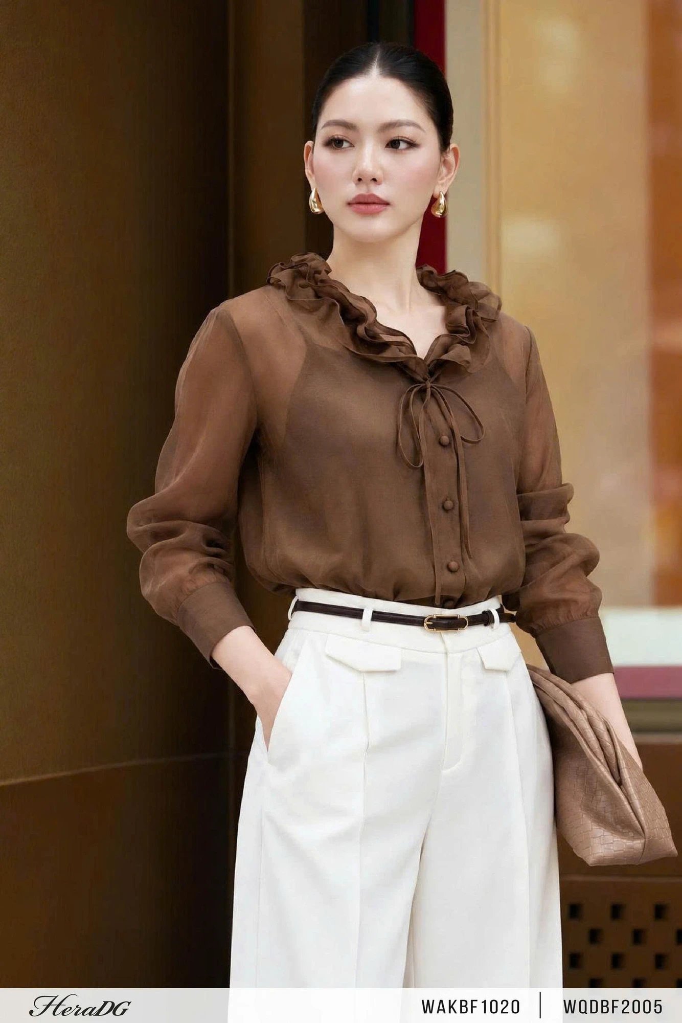 Áo kiểu cổ V bèo nhún