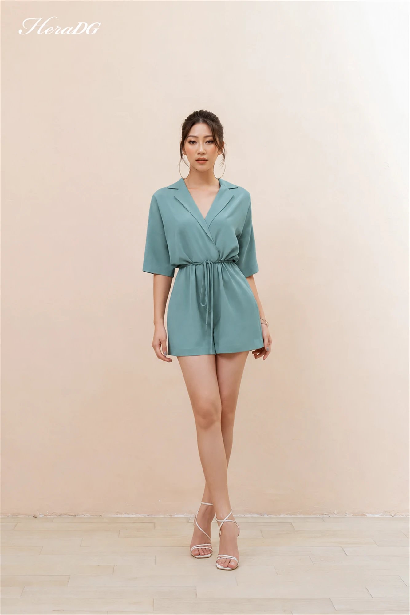 Jumpsuit ngắn rút eo