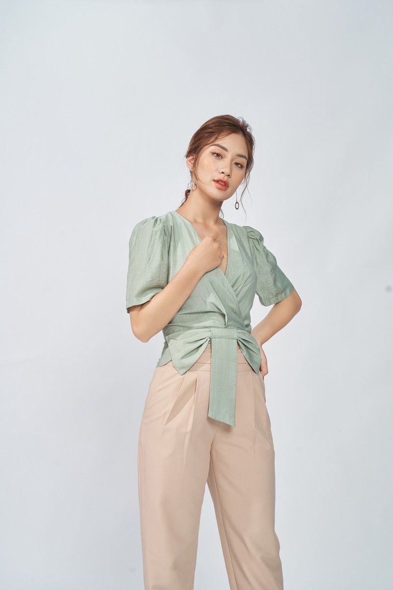 Áo kiểu nơ eo