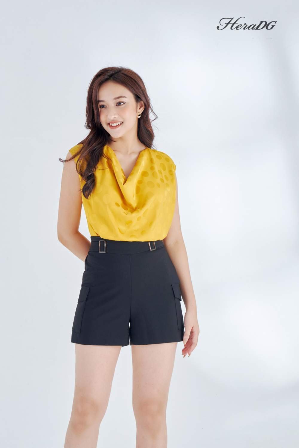 Áo lụa cổ đổ sát nách