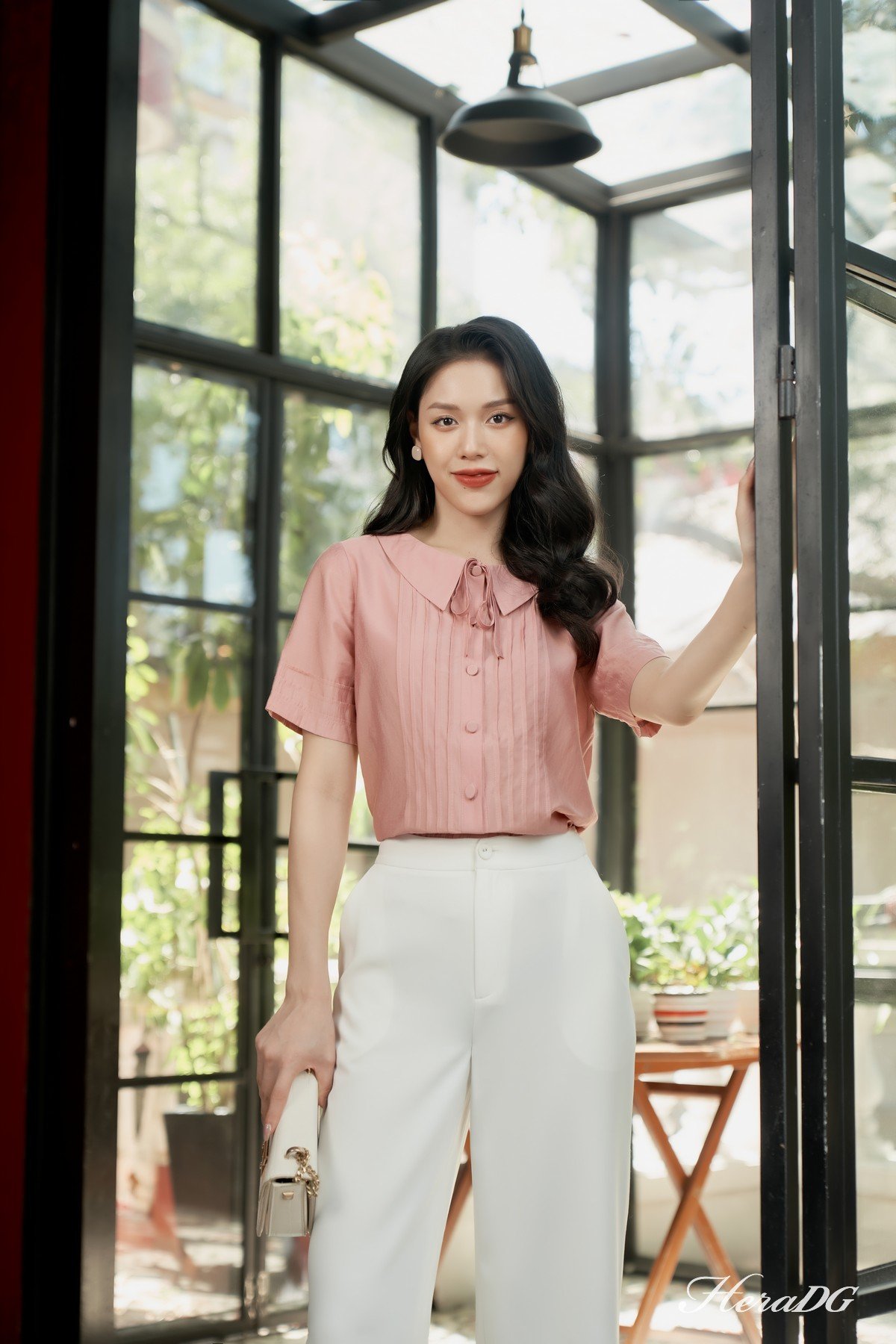 Áo suông xếp ly ngực và tay