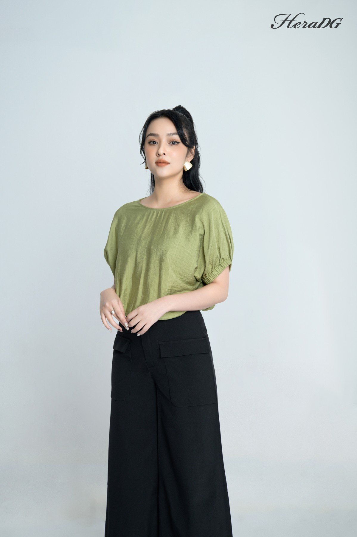 Áo kiểu tay liền chun eo