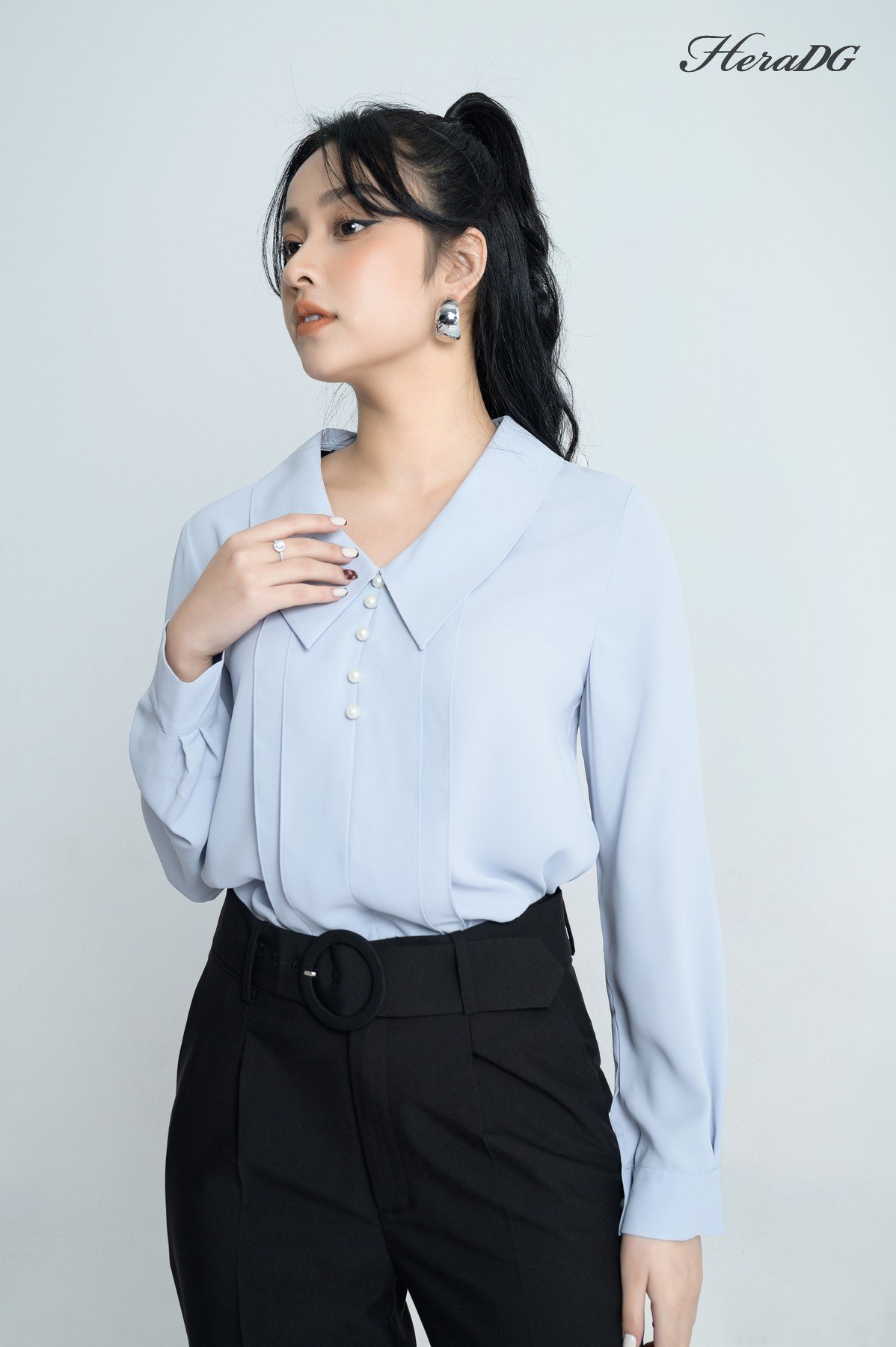 Áo kiểu lá cổ dài tay