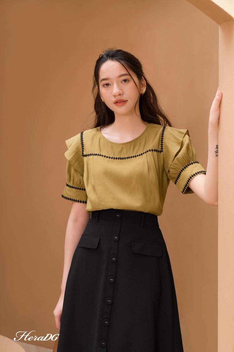 Áo suông tay bồng phối ren