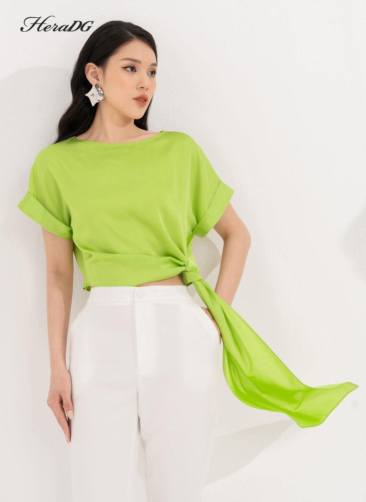 Áo tà lệch tay liền