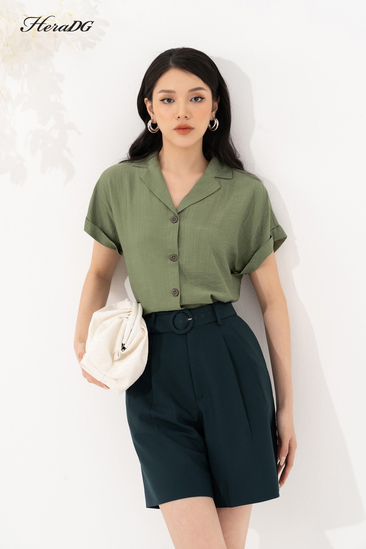 Áo cổ 2 ve, tay cộc