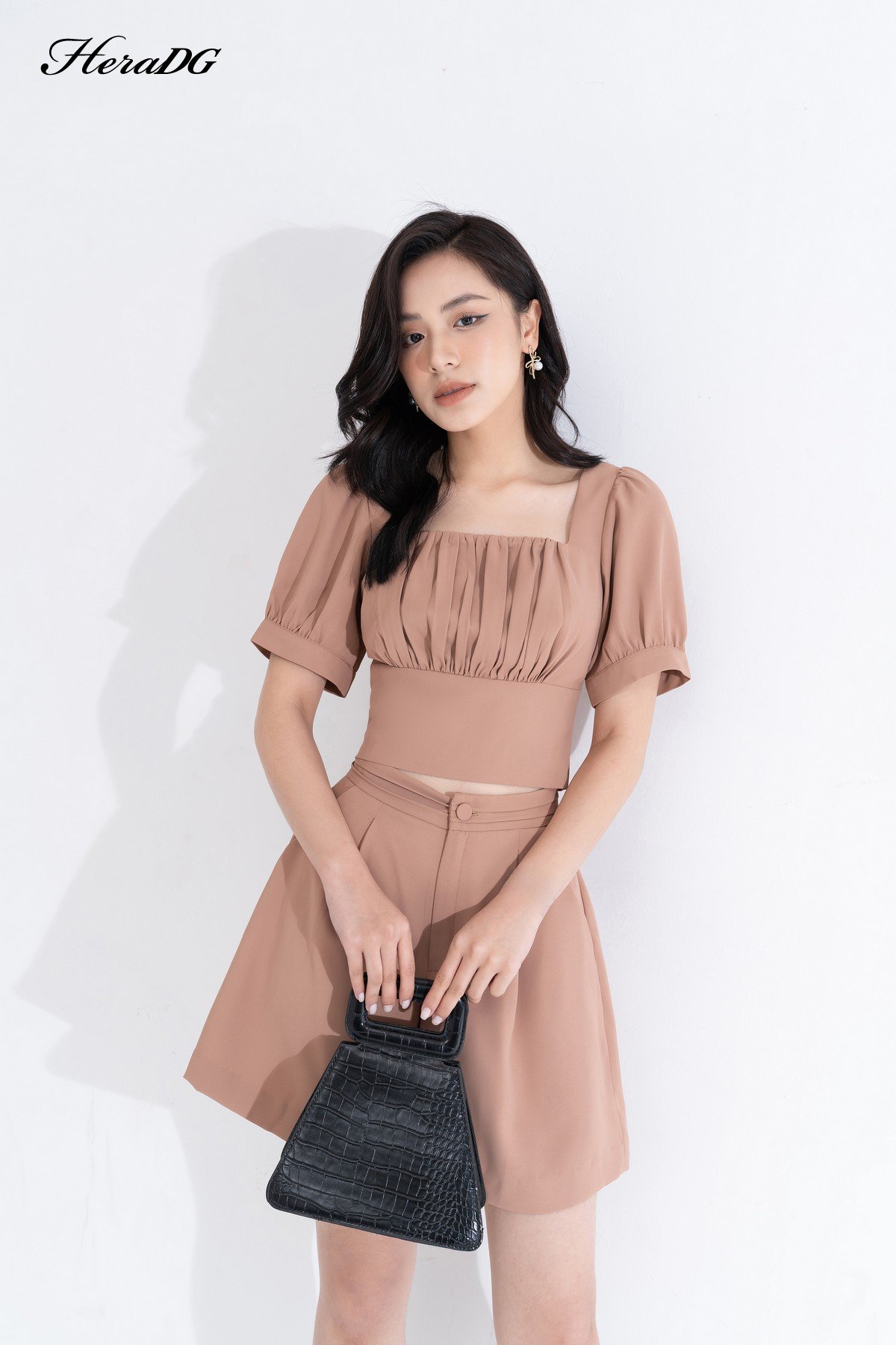Áo croptop nhún ngực