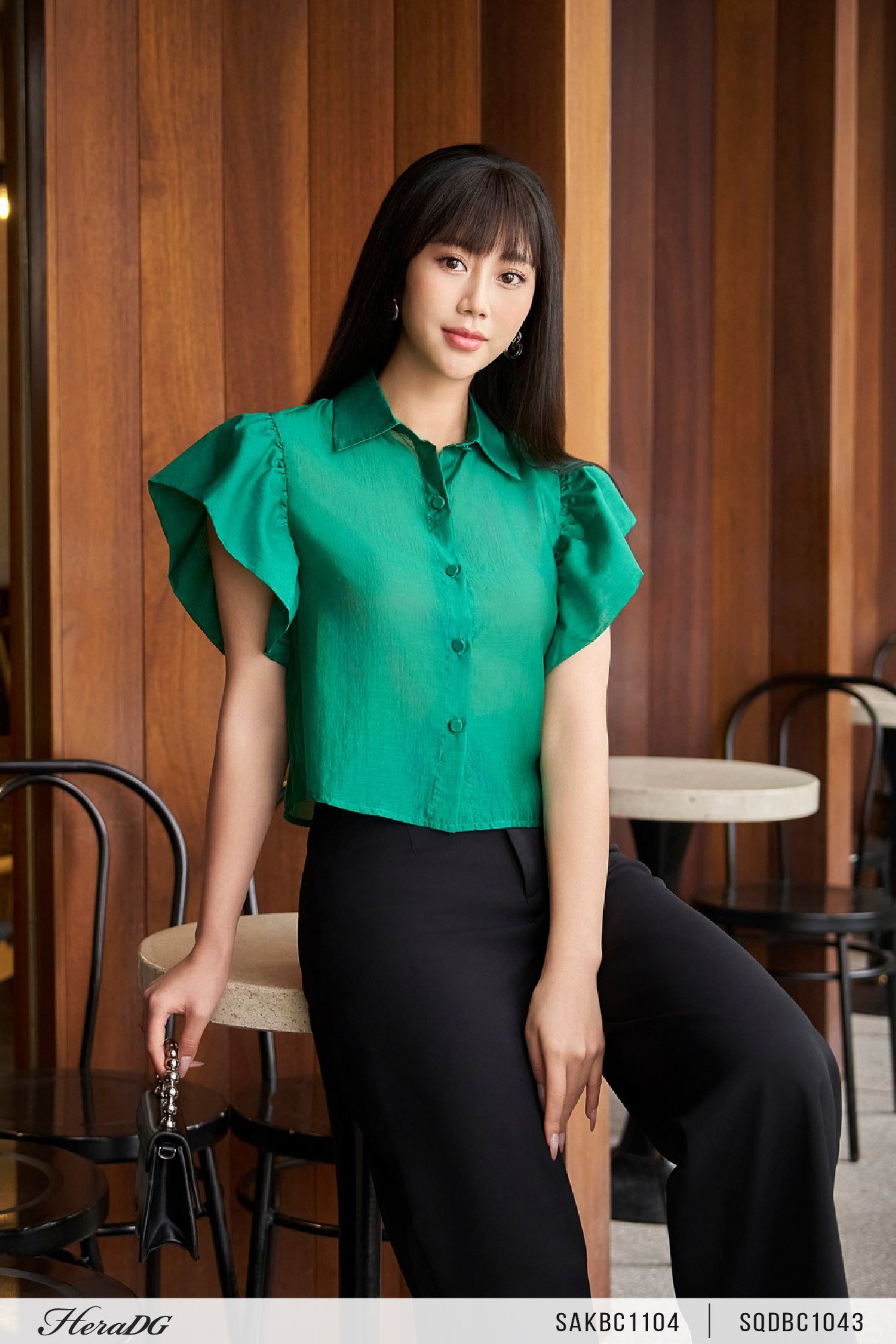 Áo kiểu tay bèo, dáng crotop