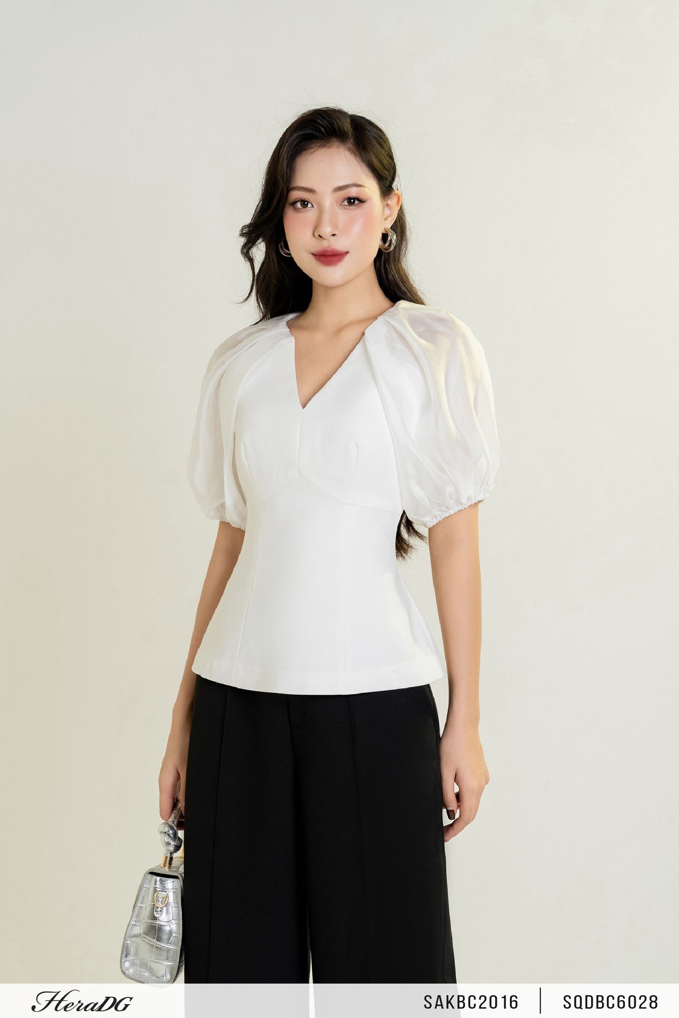 Áo cổ tim tay bồng