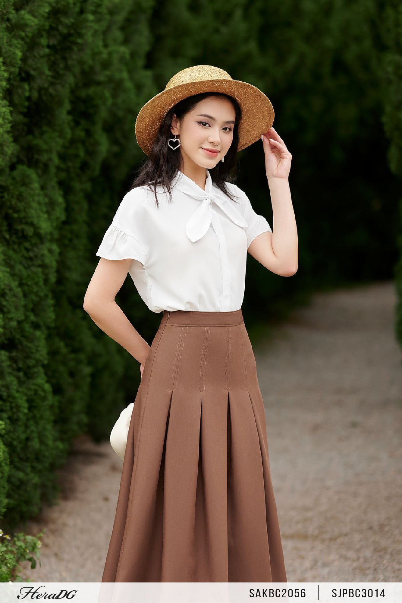 Áo kiểu vai trễ thắt nơ
