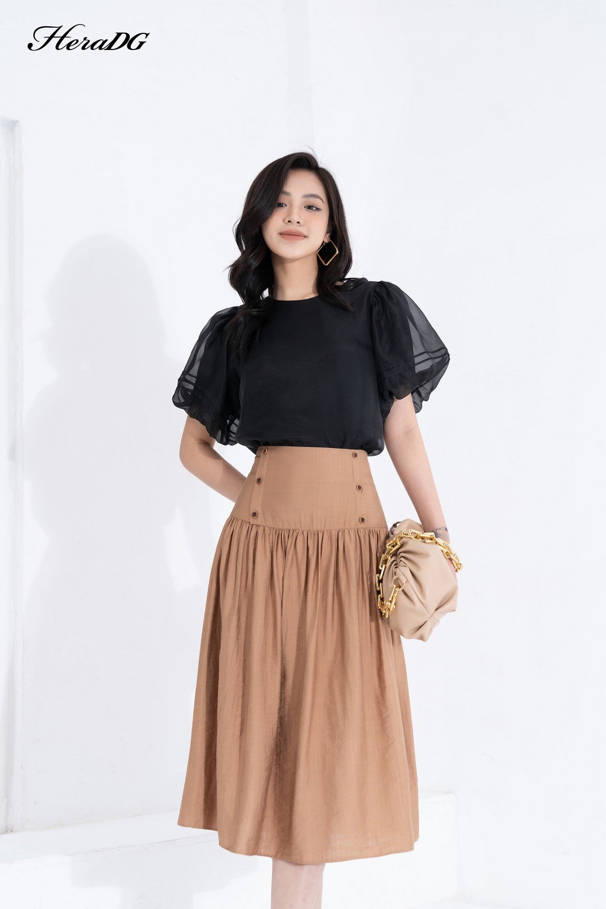 Áo cổ tròn tay bồng