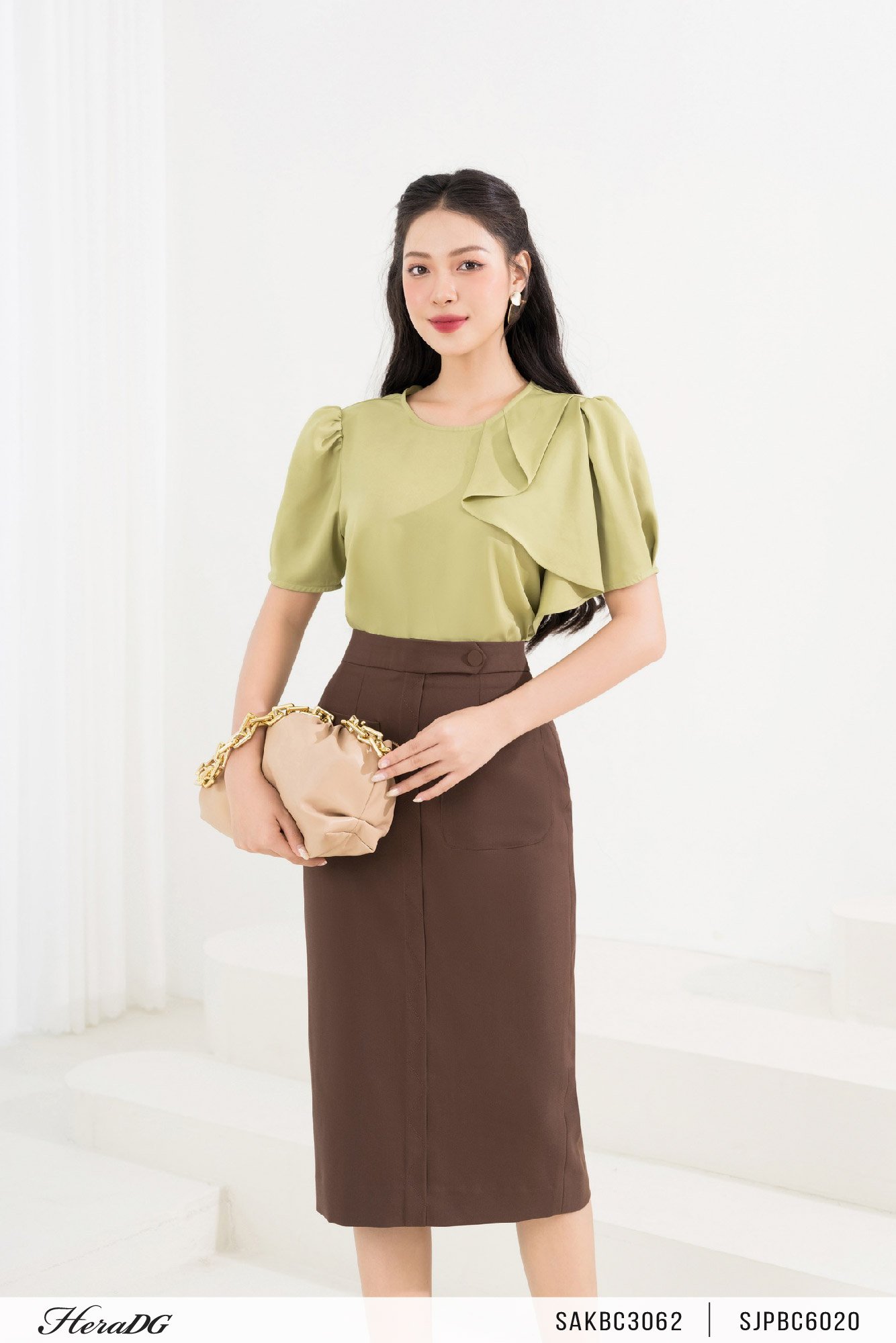 Áo suông bèo lệch vai
