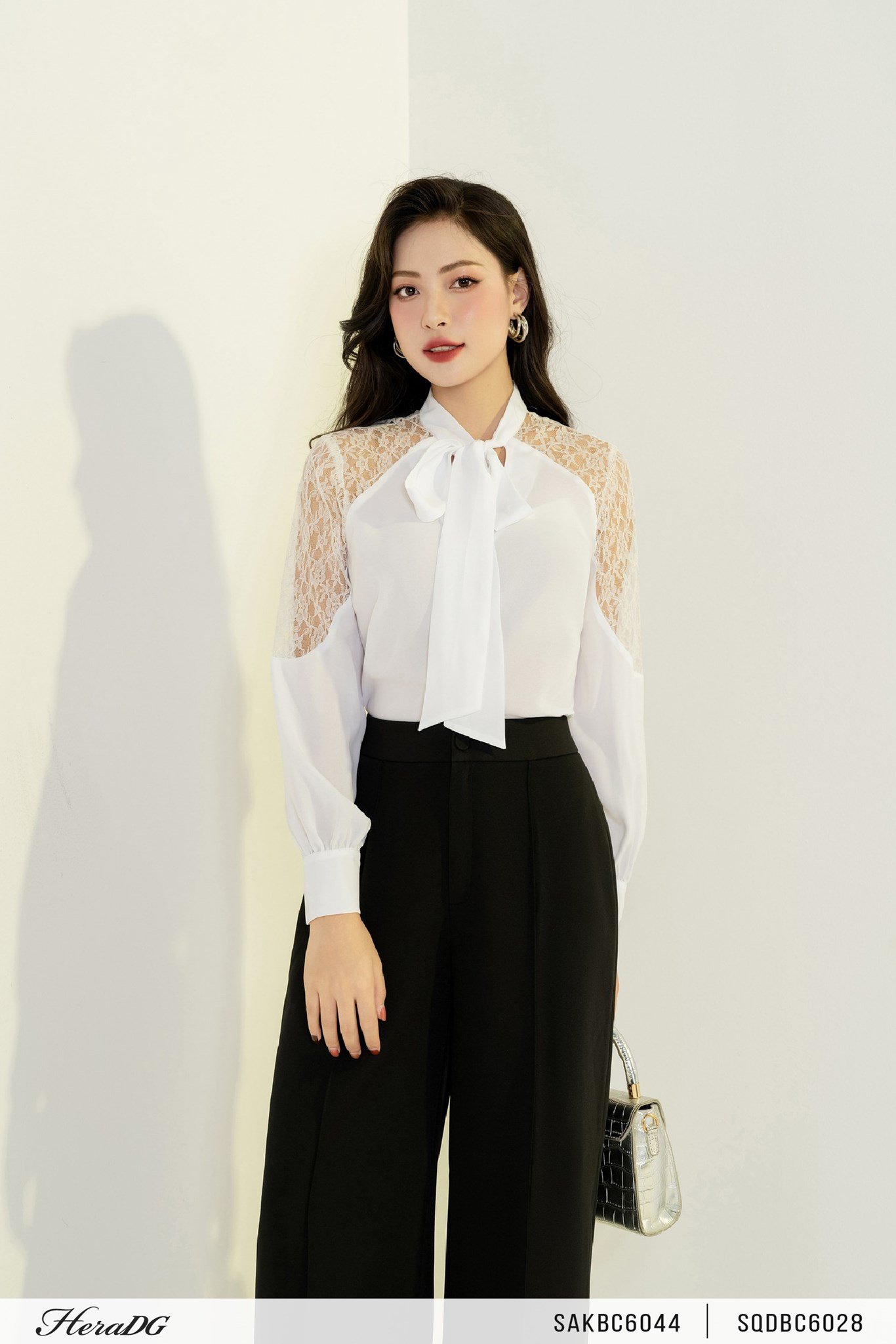 Áo suông phối ren tay