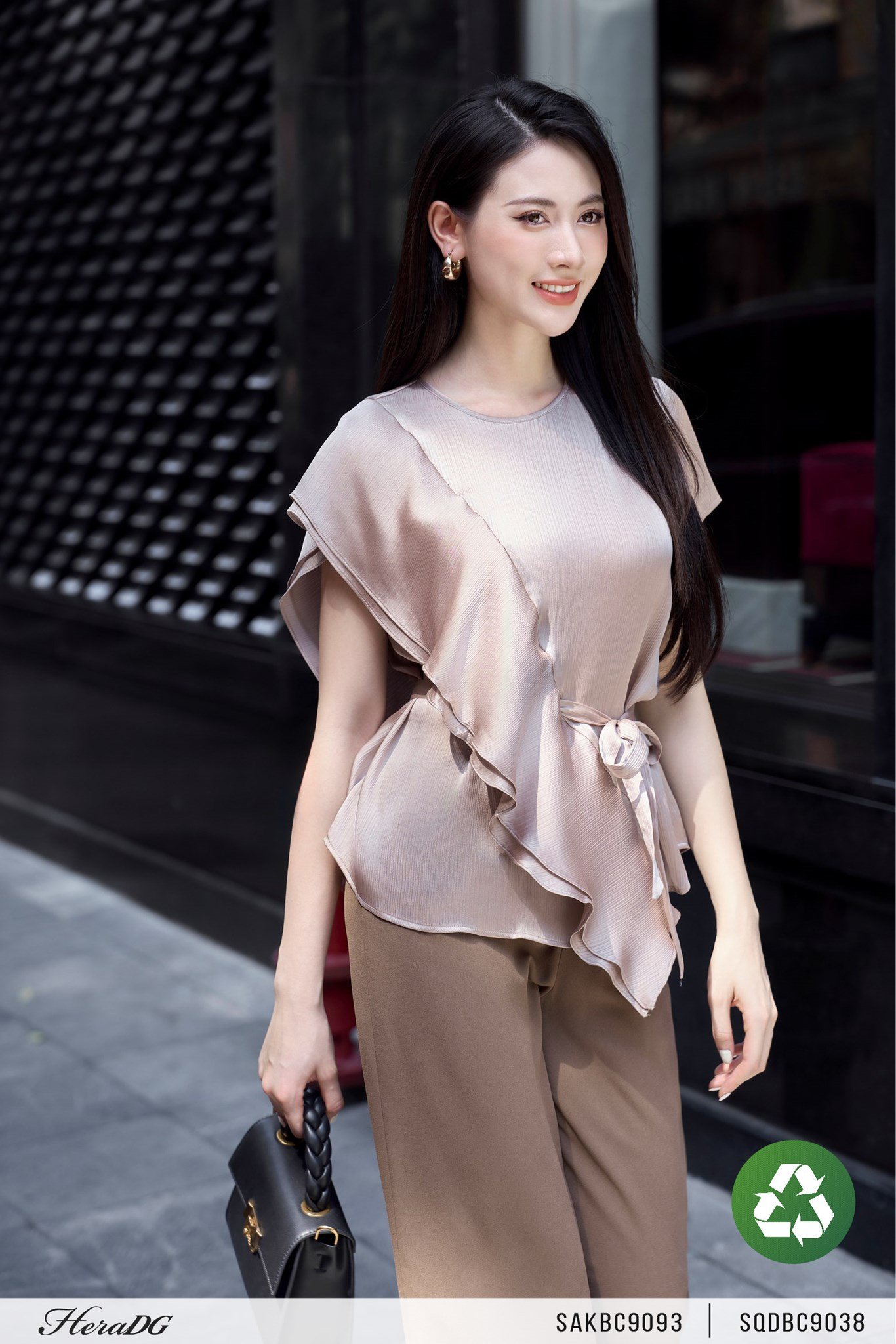 Áo bèo lệch thân