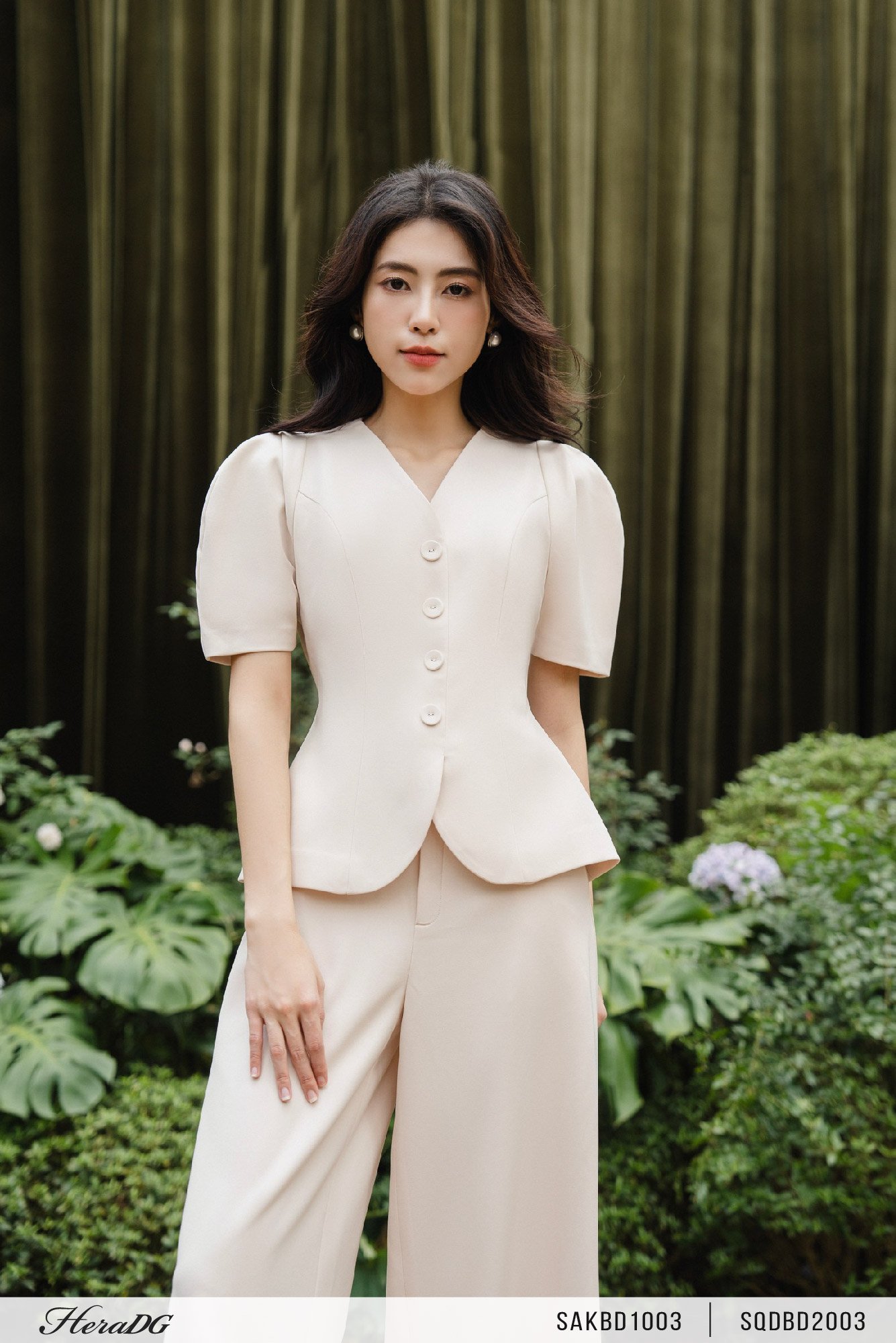 Áo kiểu peplum cổ tim