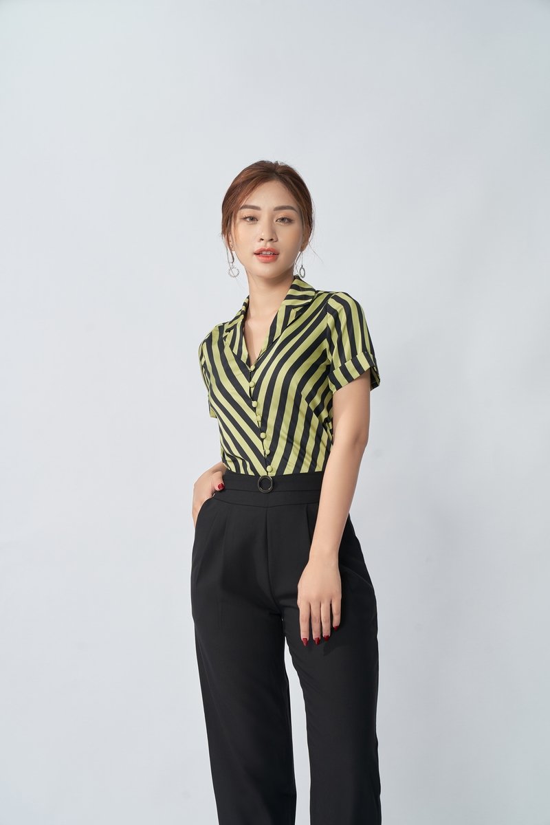 Áo sơ mi kẻ tay cộc