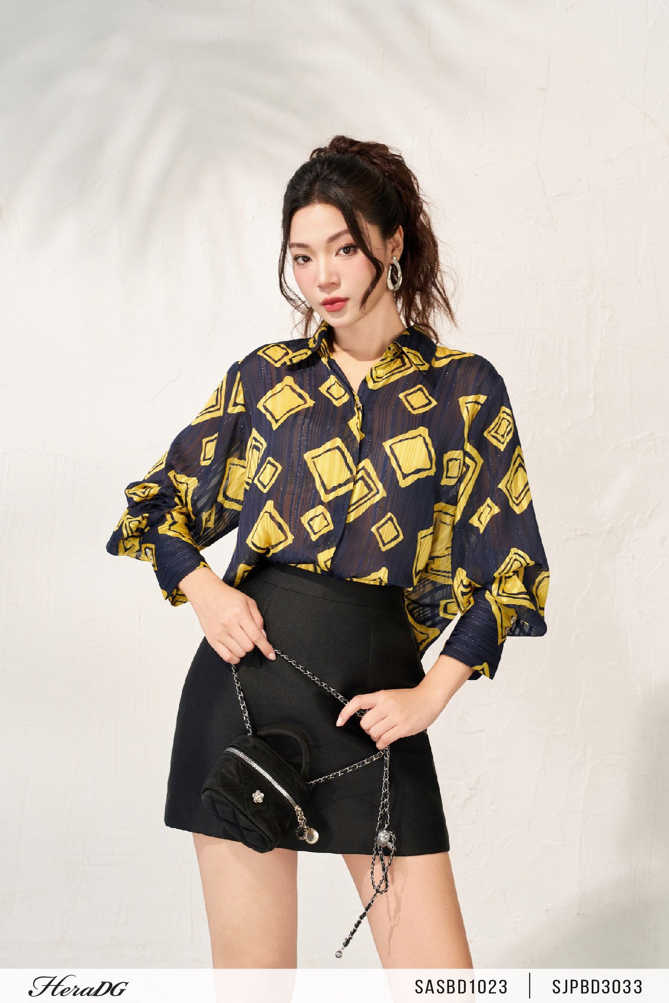 Áo sơ mi kẻ hoạ tiết