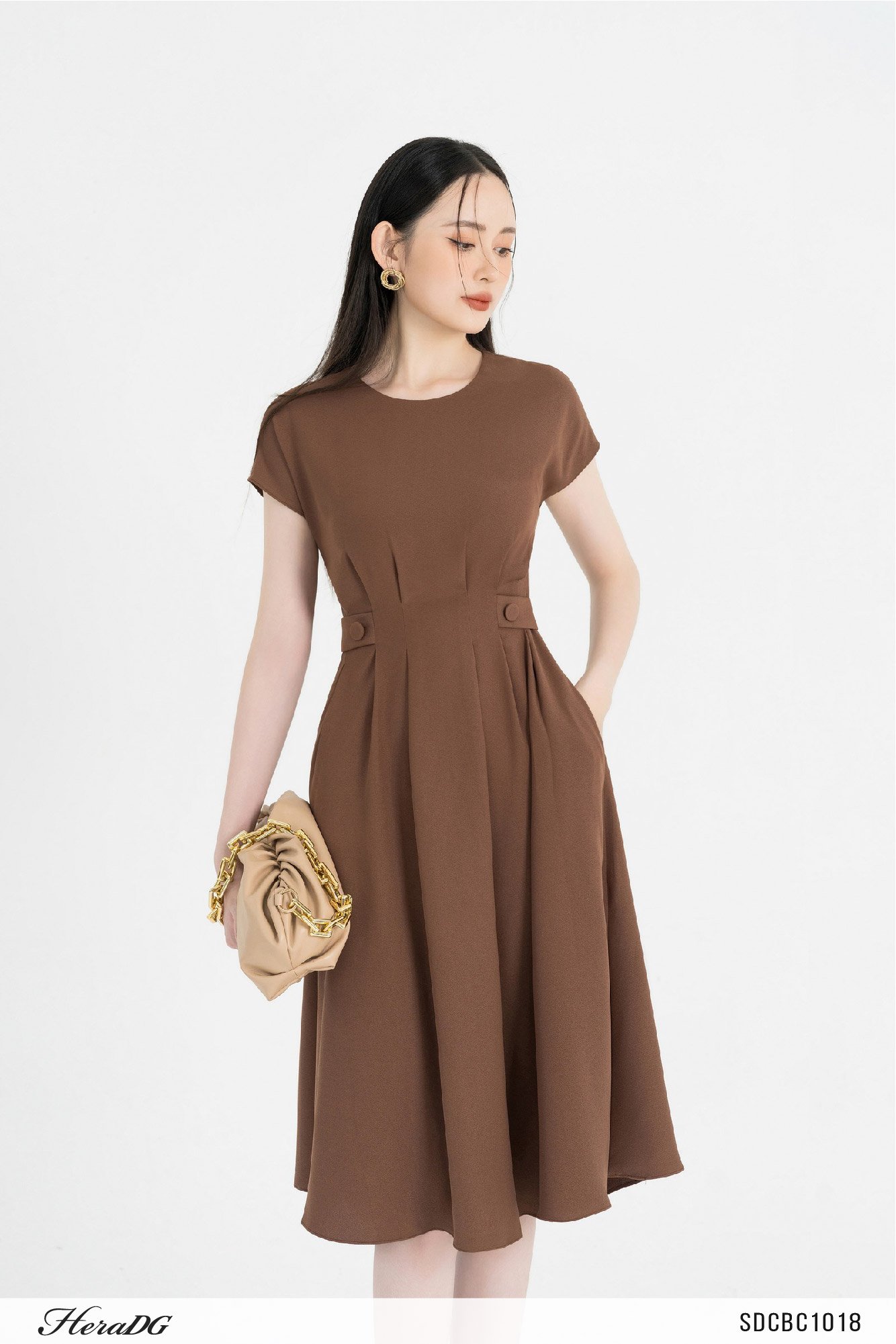 Đầm xoè xếp ly