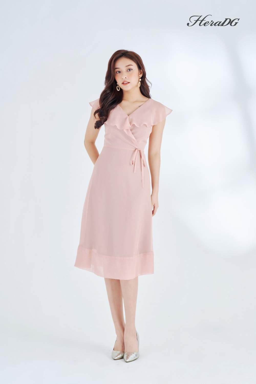 Đầm xòe cổ V