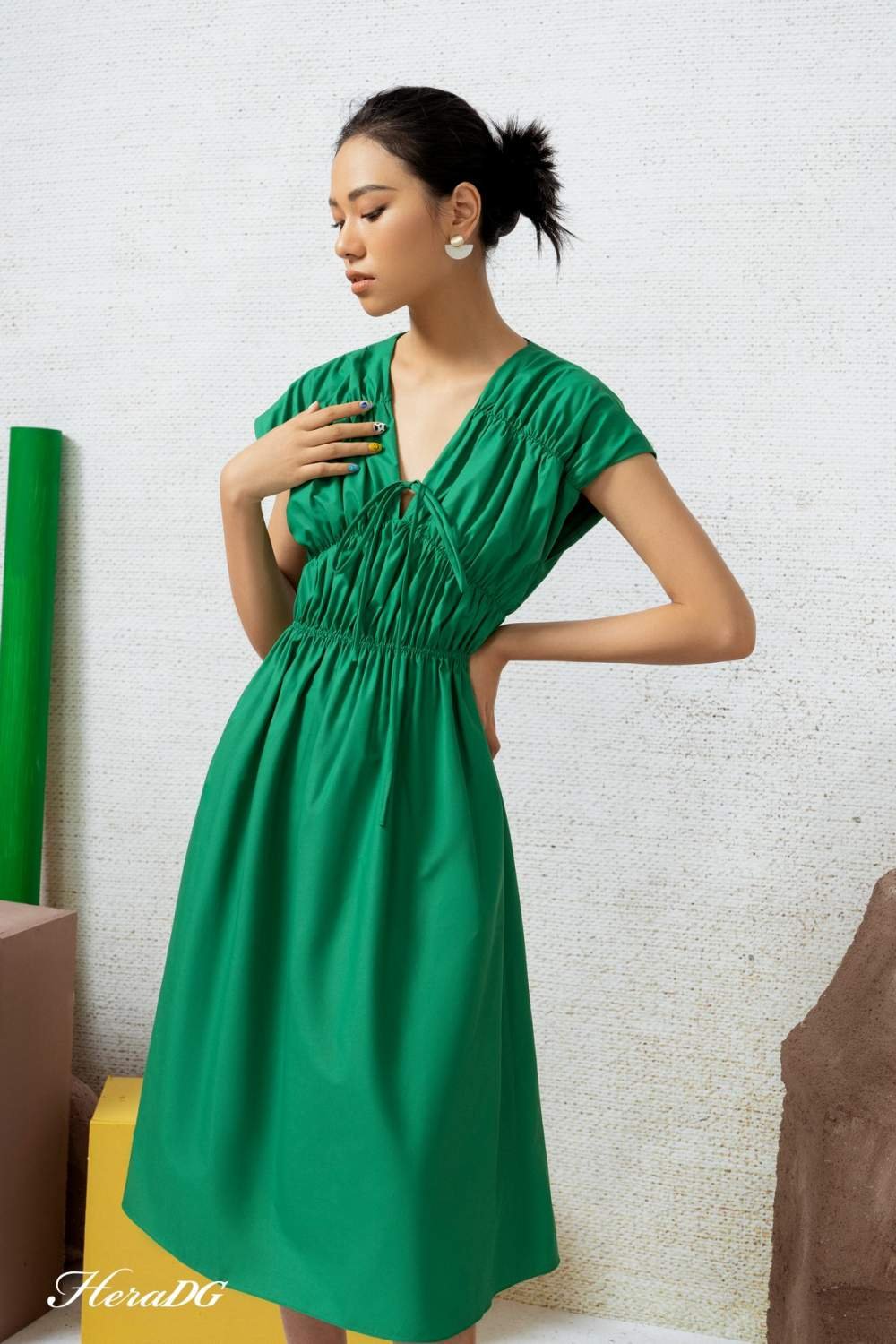 Đầm xòe vai chờm rút nhún thân
