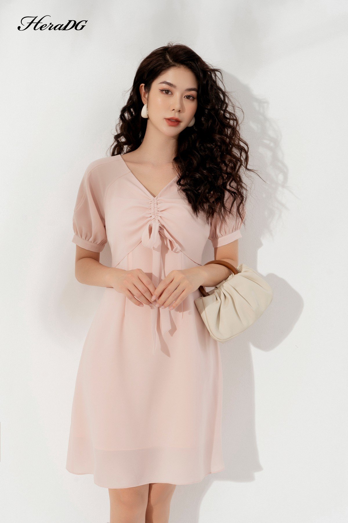 Đầm A nhún rút ngực