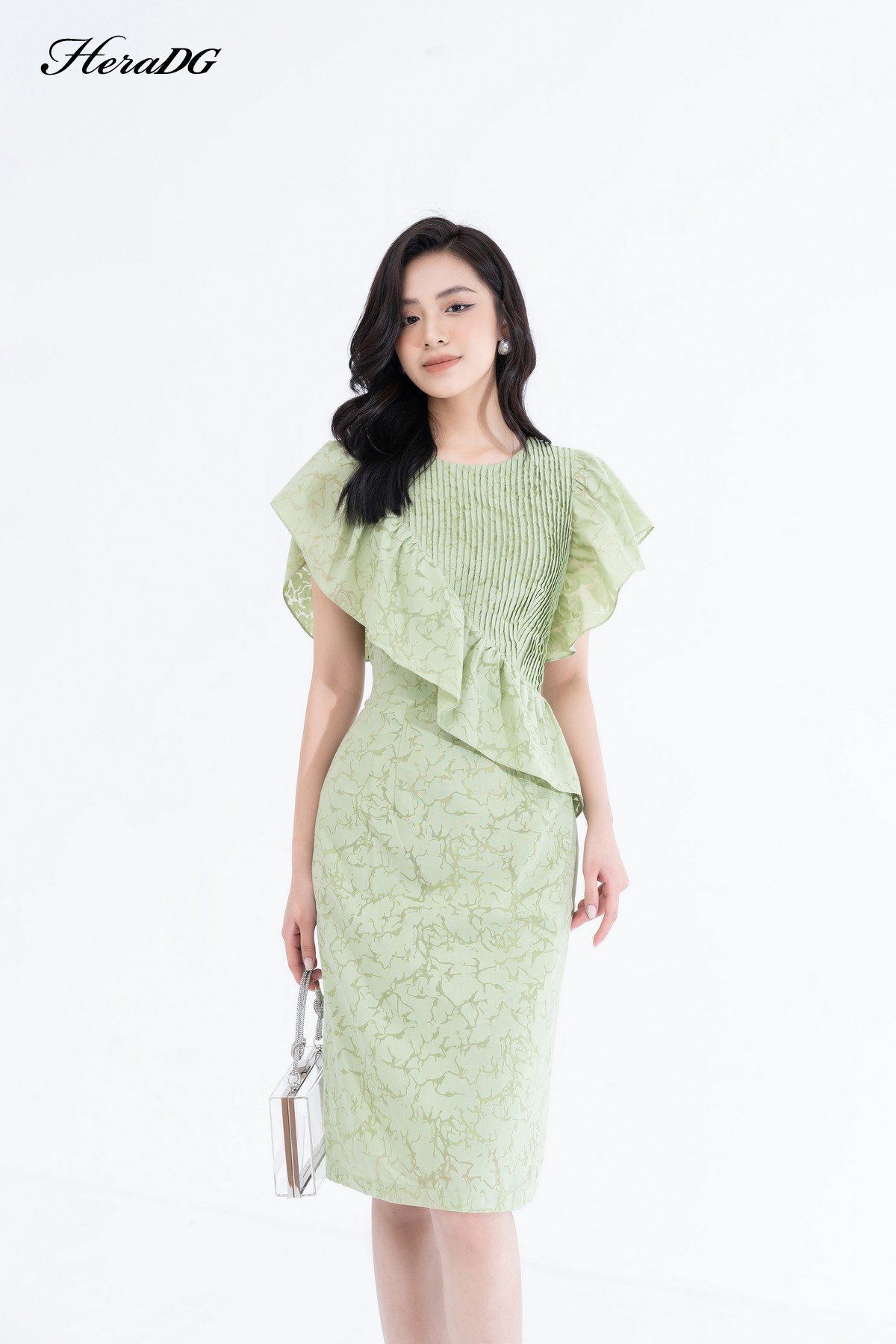 Đầm A bèo vai, mí ngực