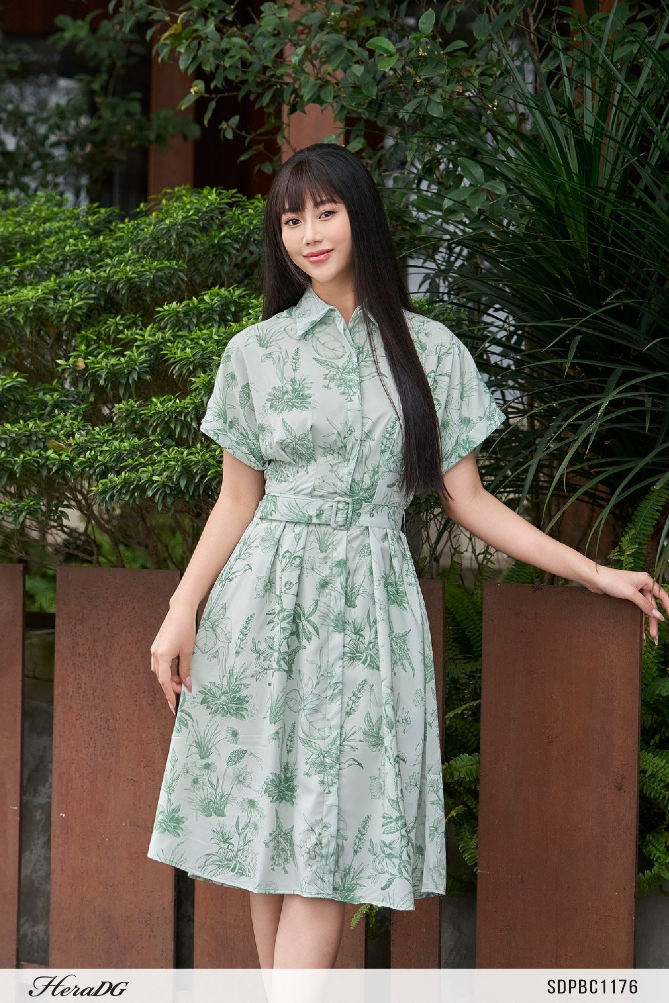 Đầm xoè có đai