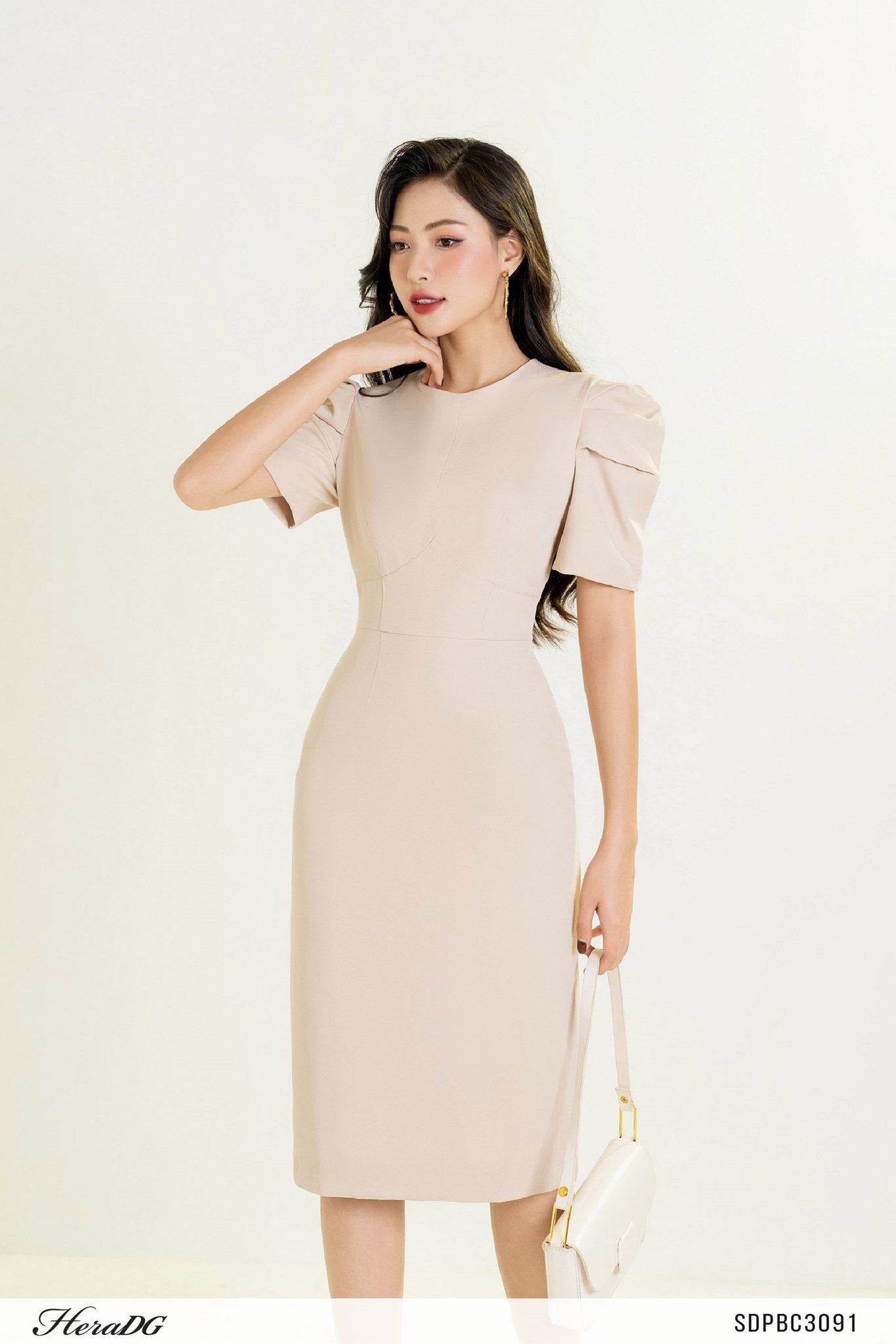 Đầm ôm tay bồng
