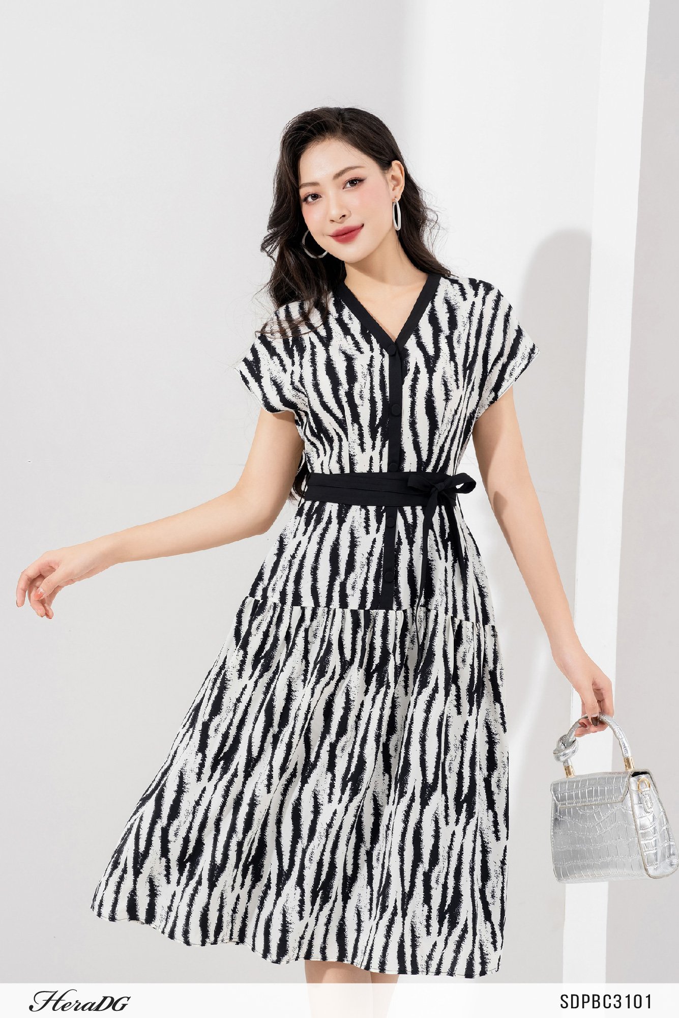 Đầm xoè tay liền