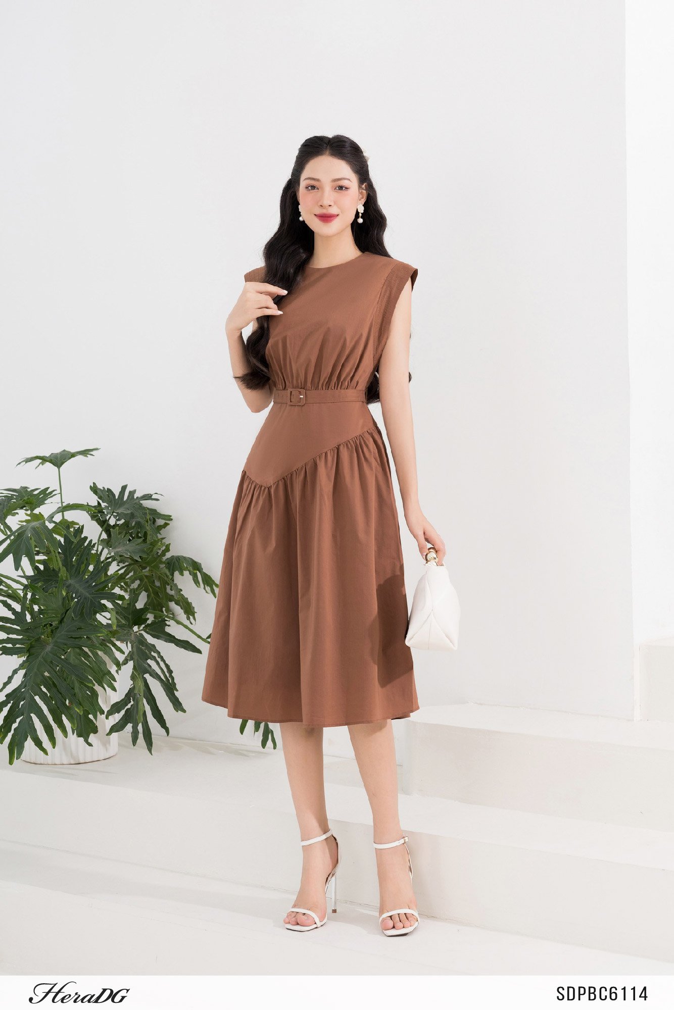 Đầm xoè cổ tròn