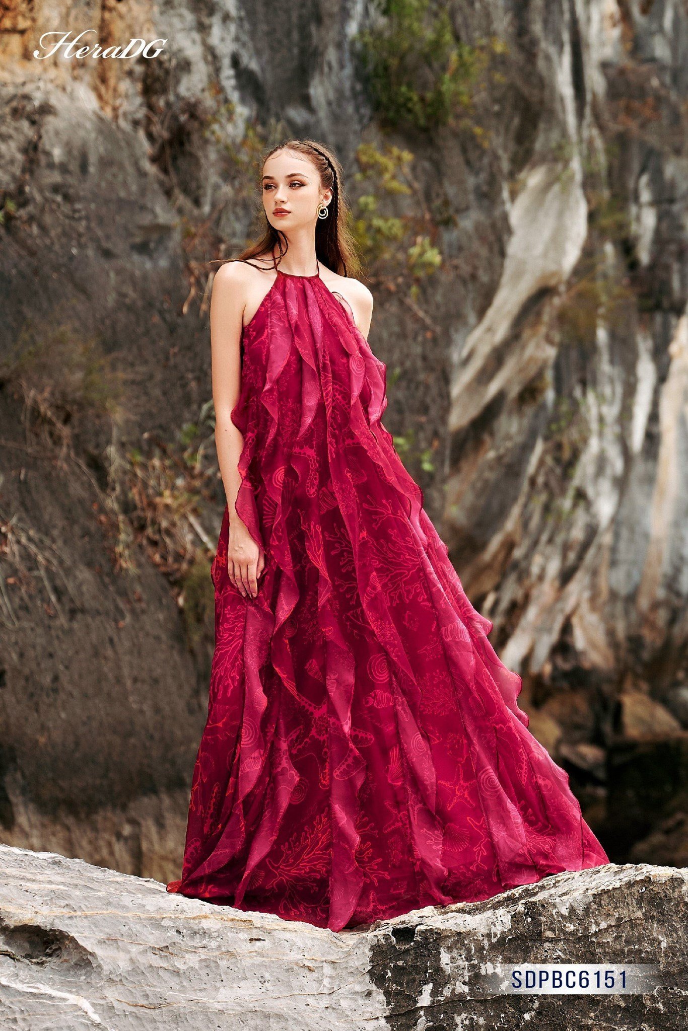 Đầm maxi cổ yếm