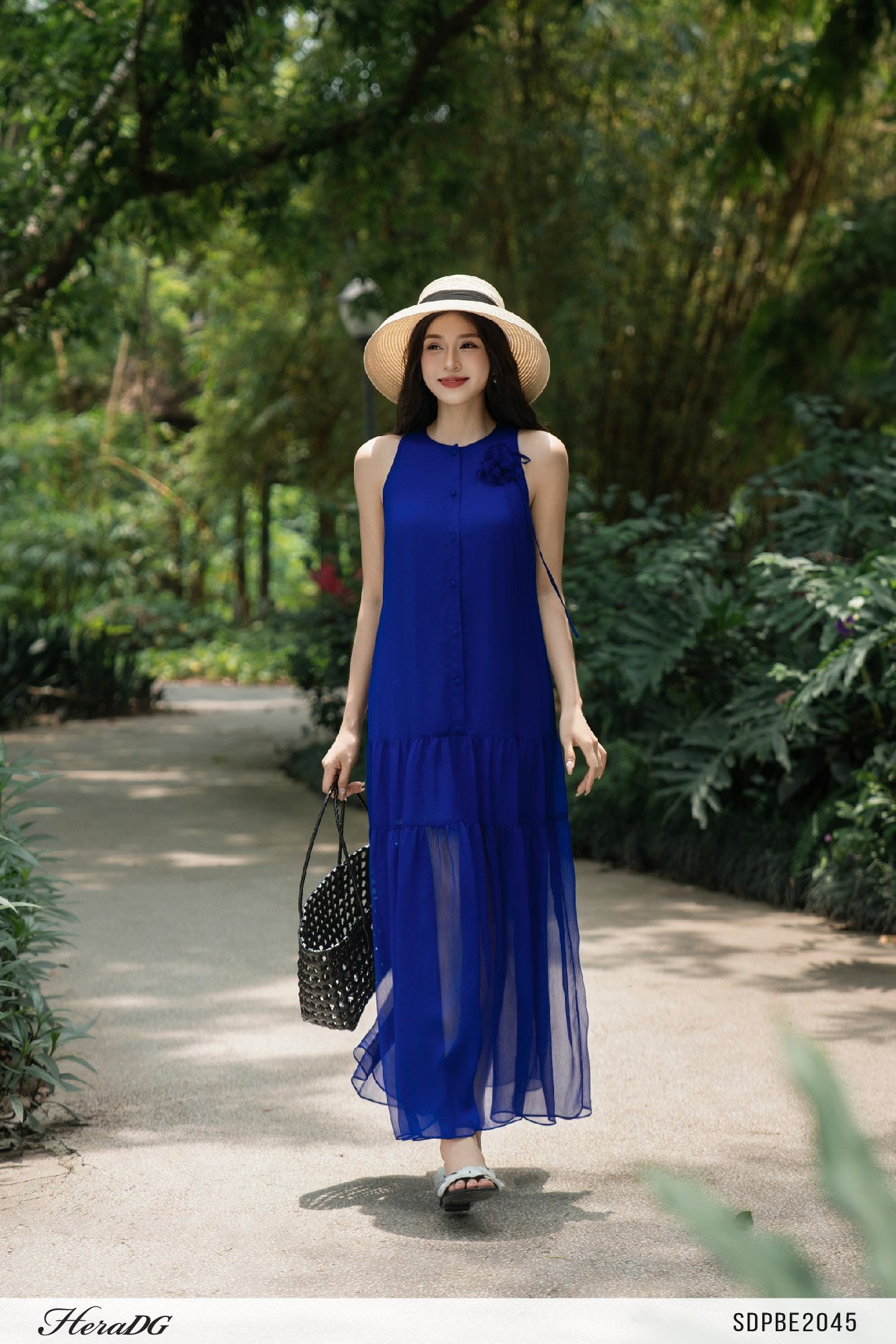 Đầm suông đính hoa