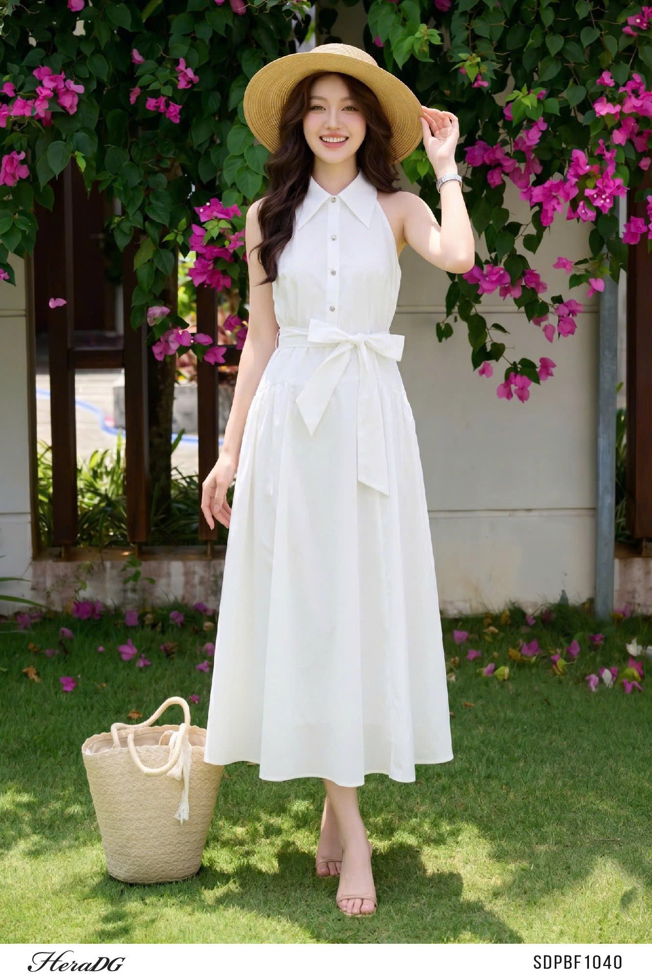 Đầm xòe cổ yếm, eo buộc nơ