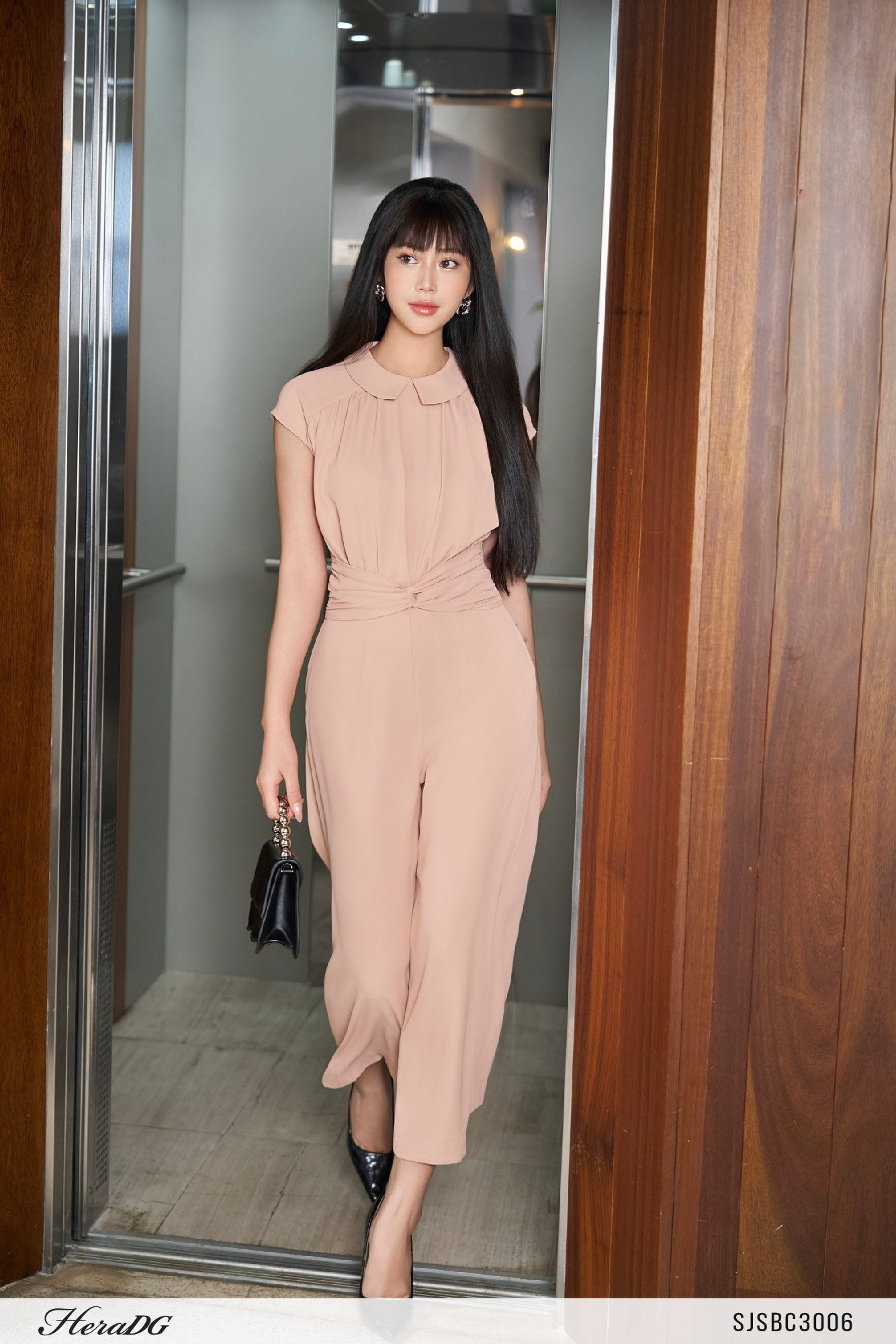 Jumpsuit dáng dài cổ sen