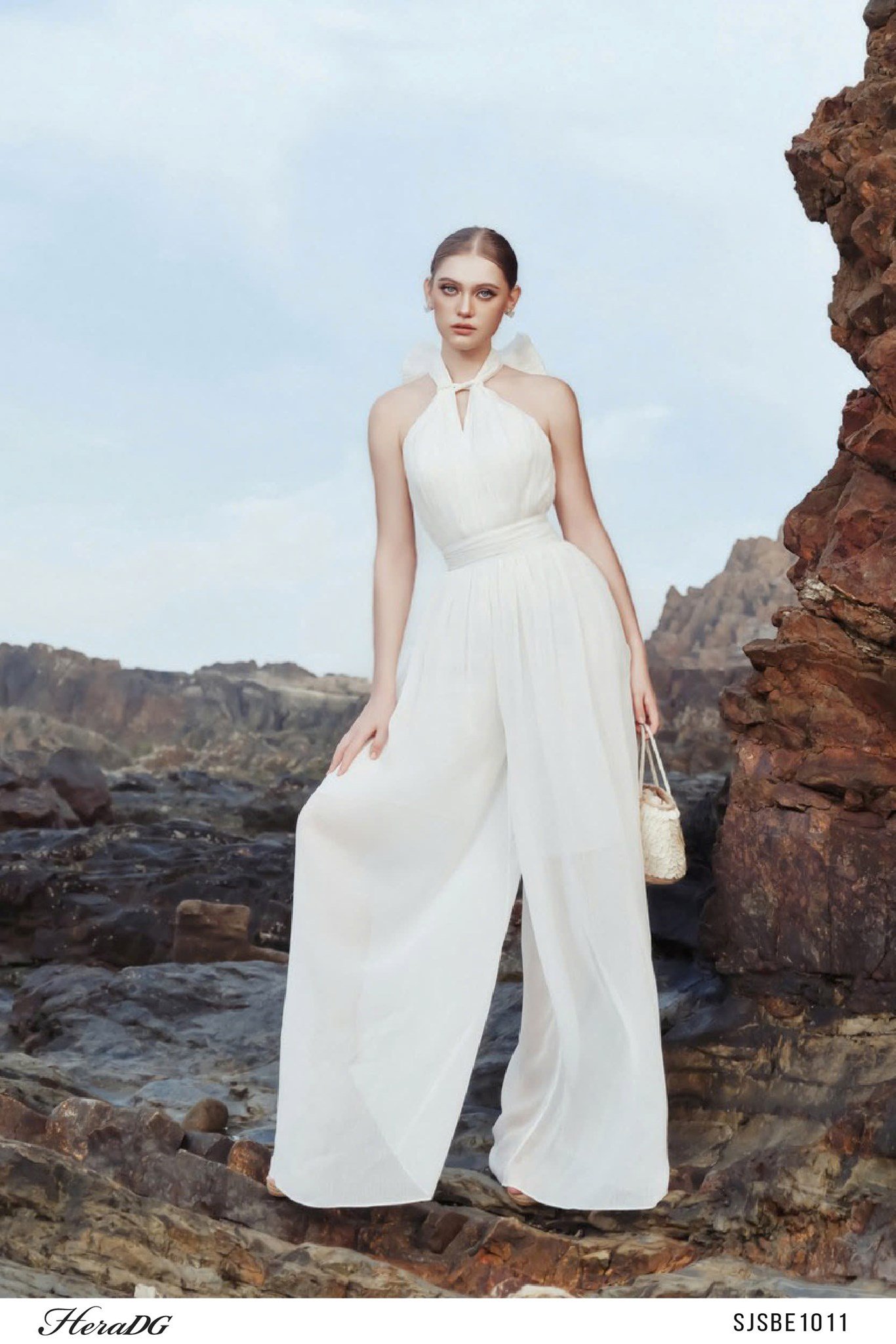 Bộ jumpsuit dáng váy