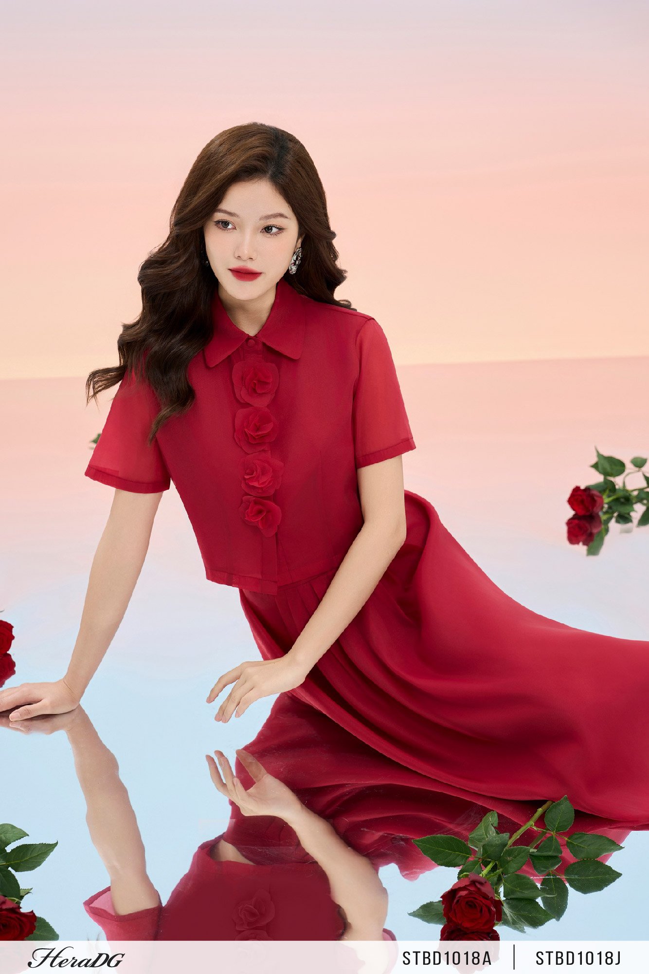 Áo kiểu dáng crotop đính hoa