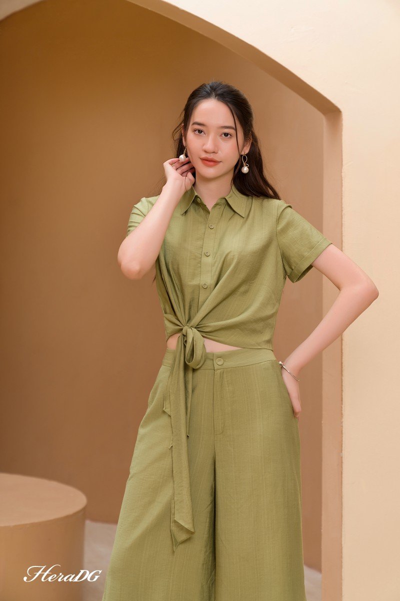 Áo kiểu vạt buộc lệch