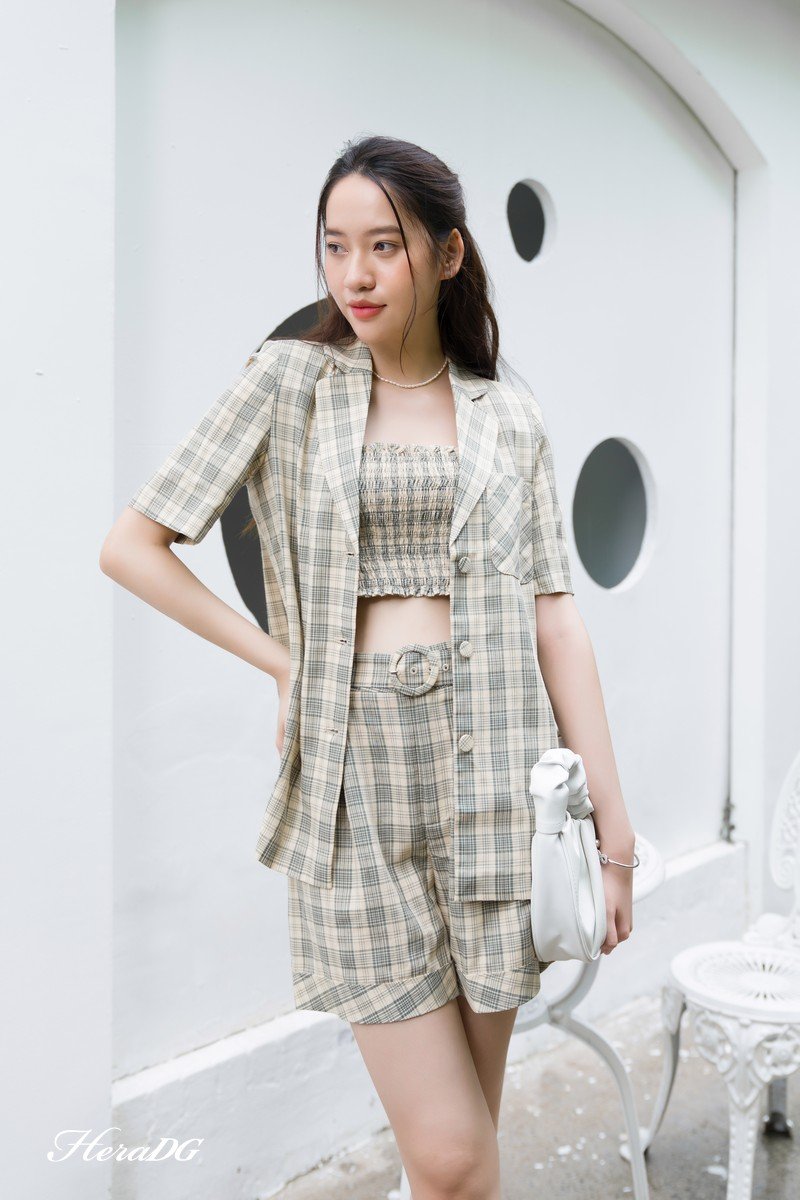 Áo blazer cổ 2 ve tay cộc