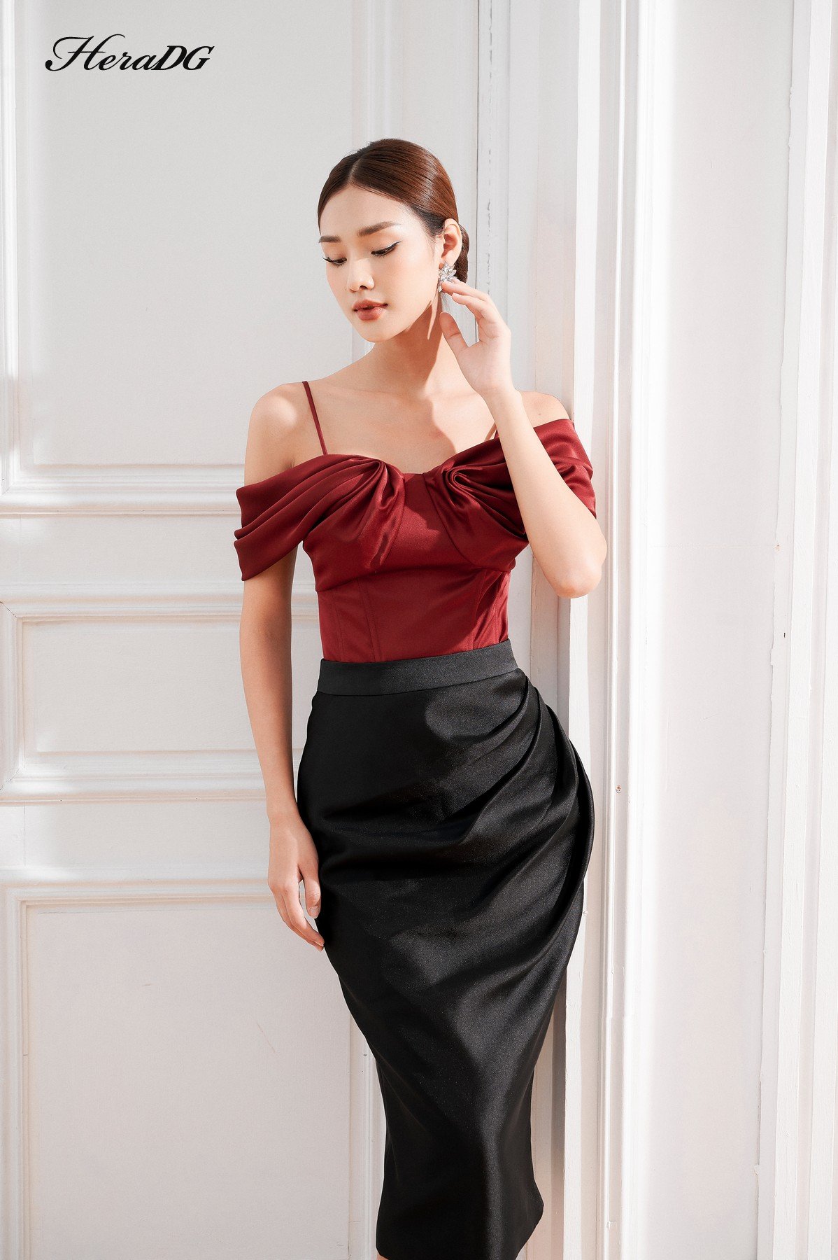 Áo kiểu xếp nơ vai