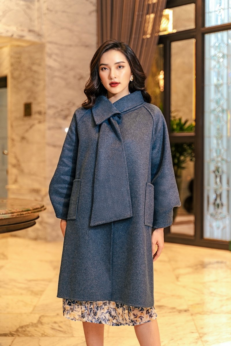 Áo khoác dạ khâu tay cổ nơ