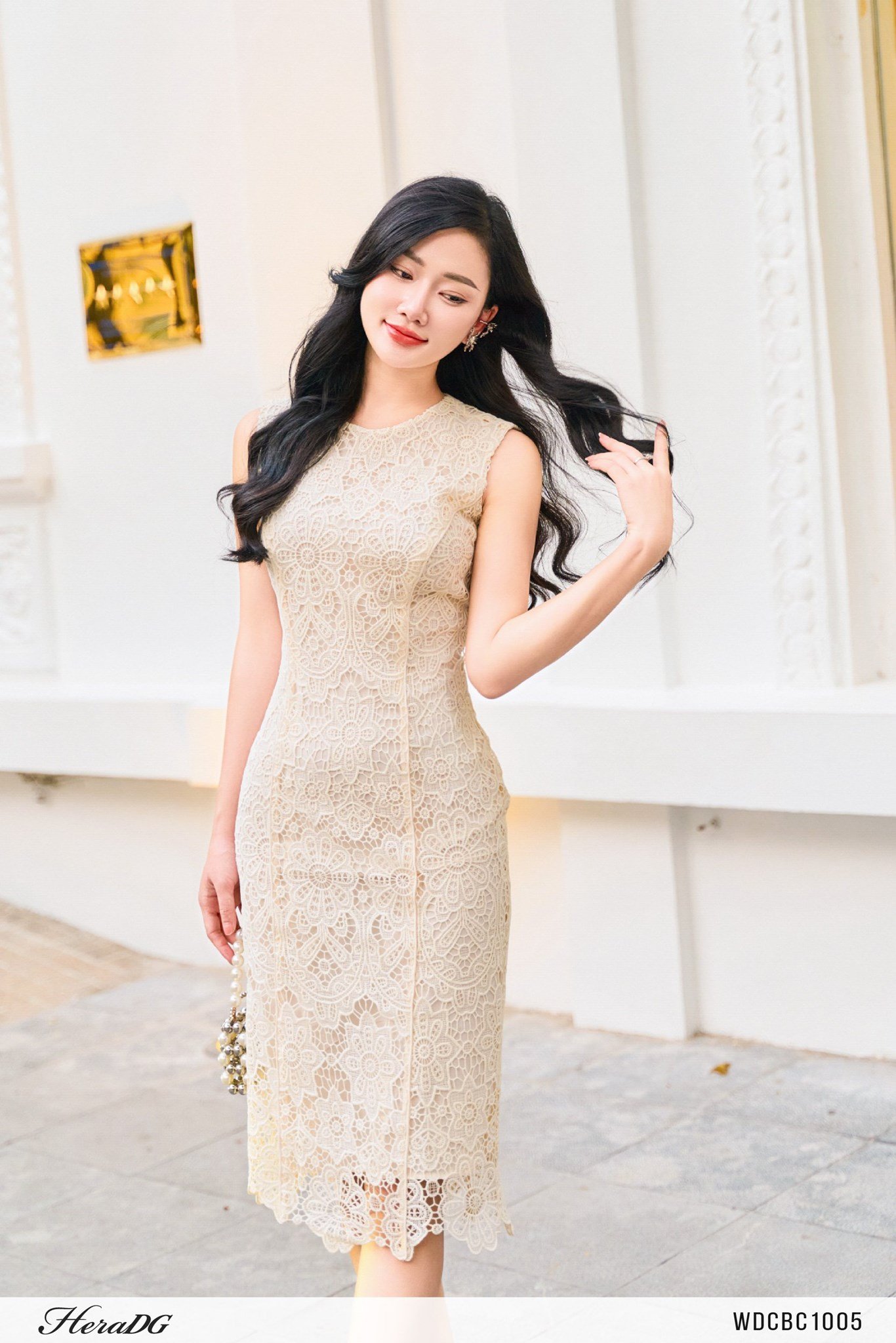 Đầm ren sát nách