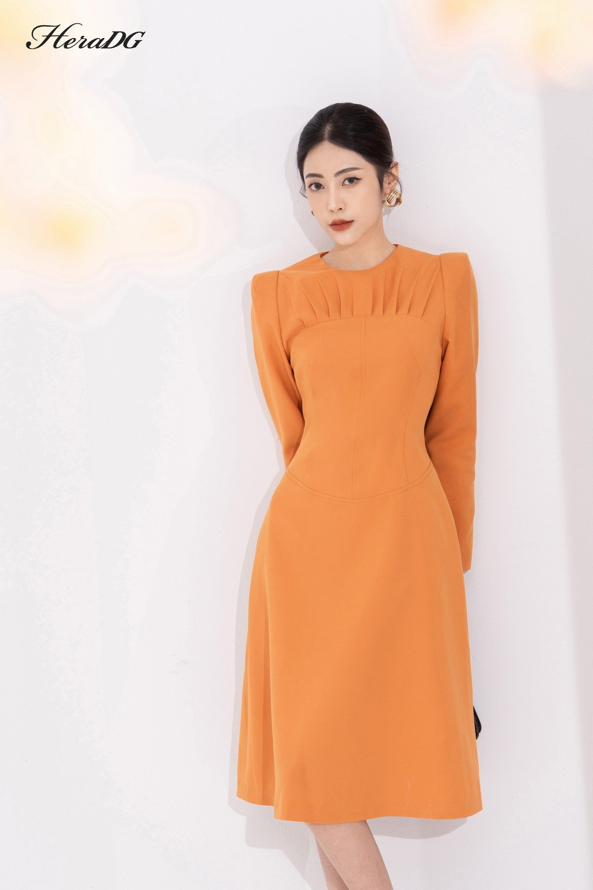 Đầm ôm A, xếp ly ngực