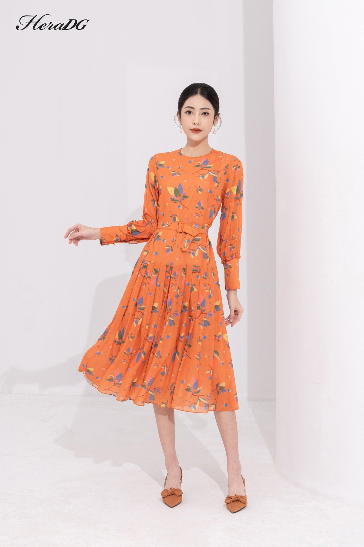 Đầm xoè xếp ly, kèm đai