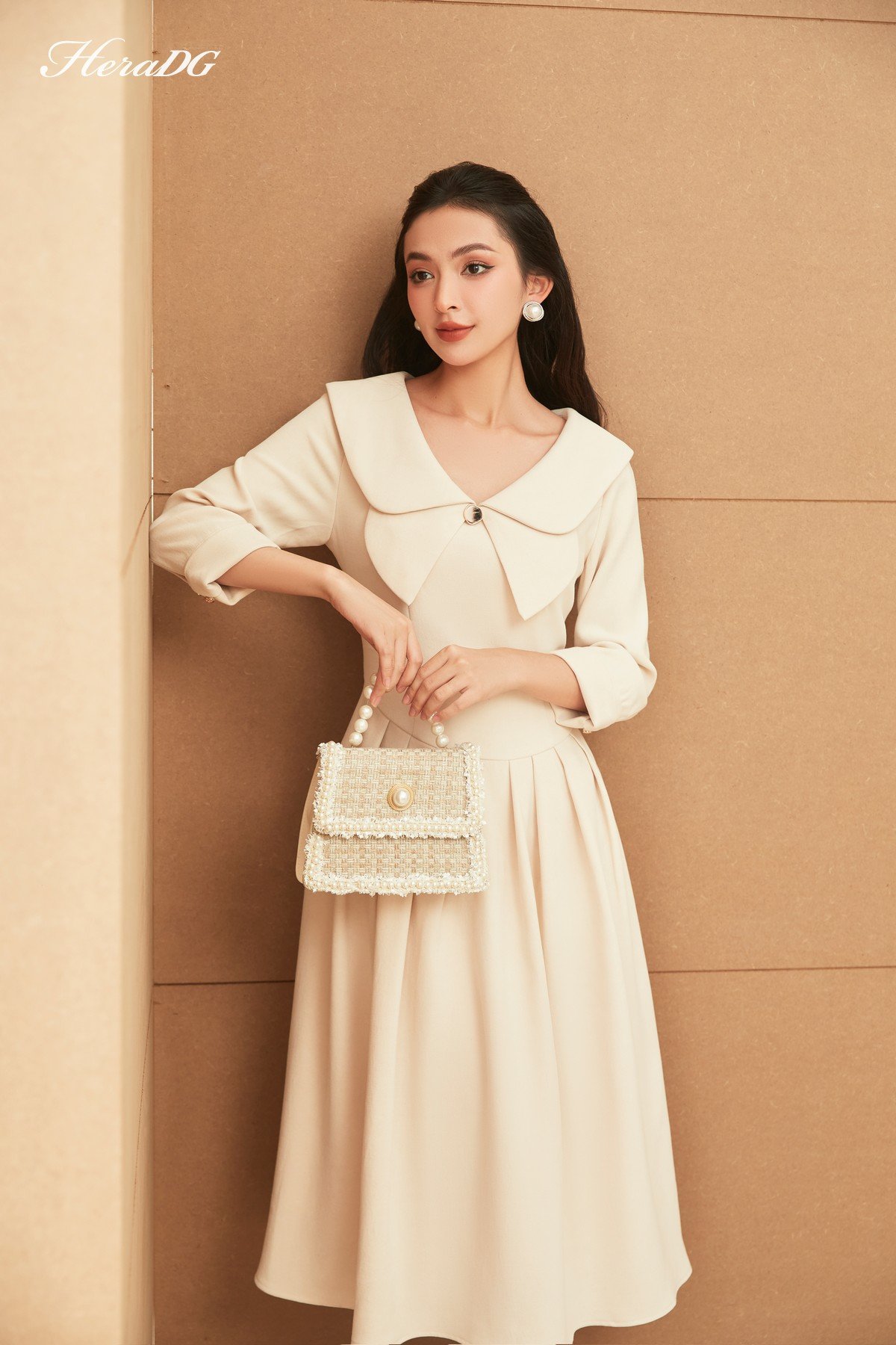 Đầm xoè xếp ly
