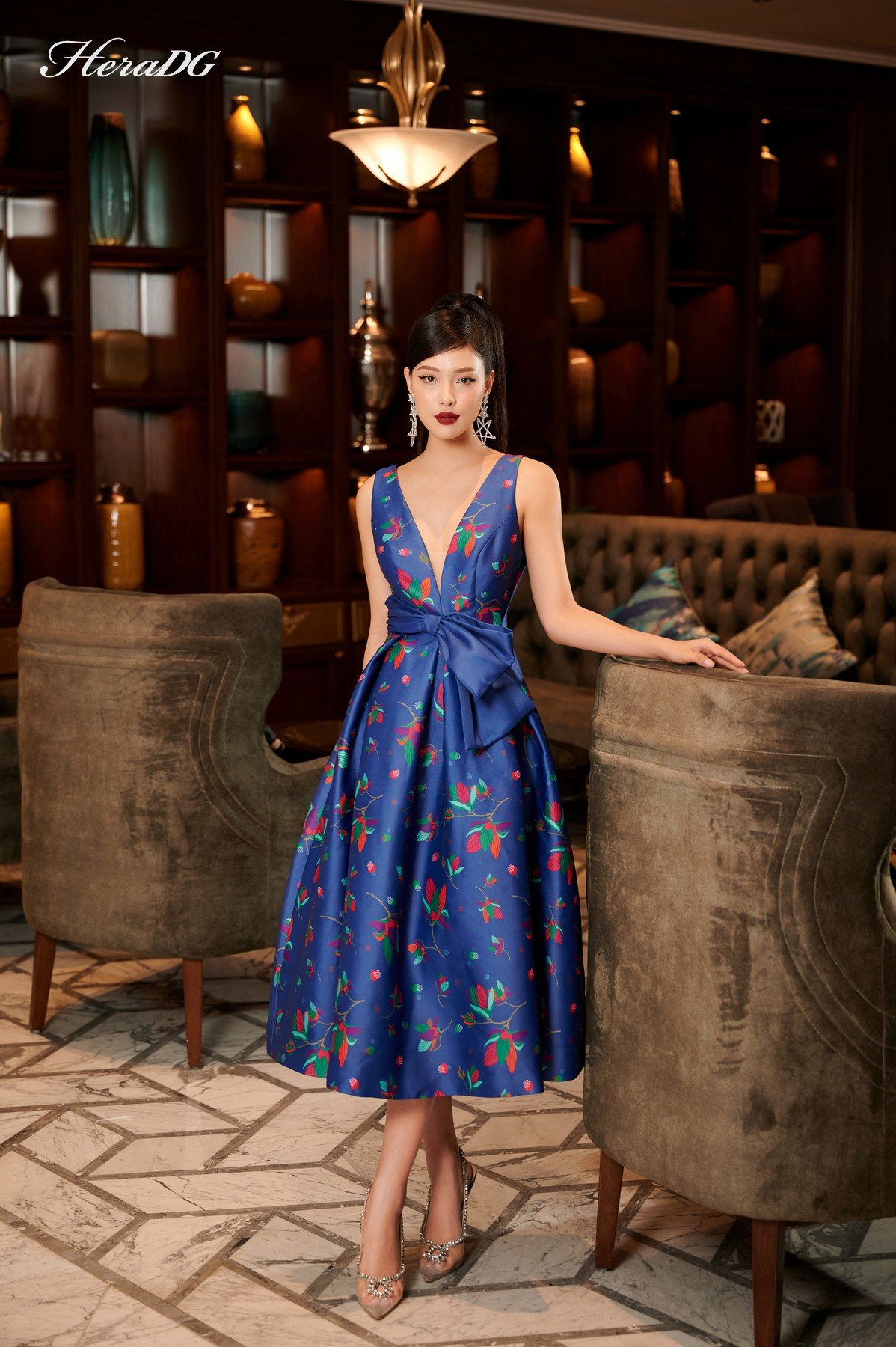 Đầm xoè cổ tim