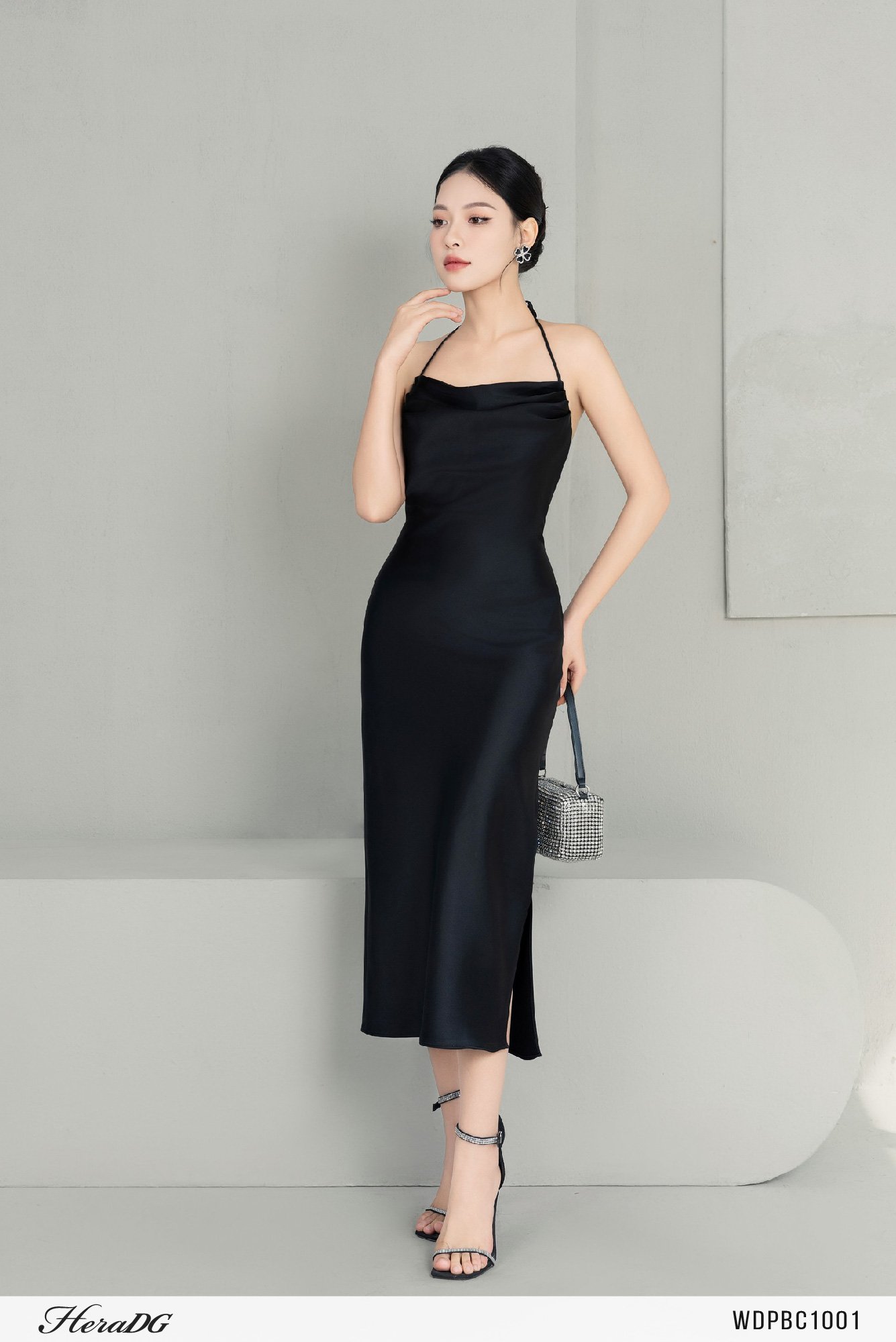 Đầm ôm cổ đổ