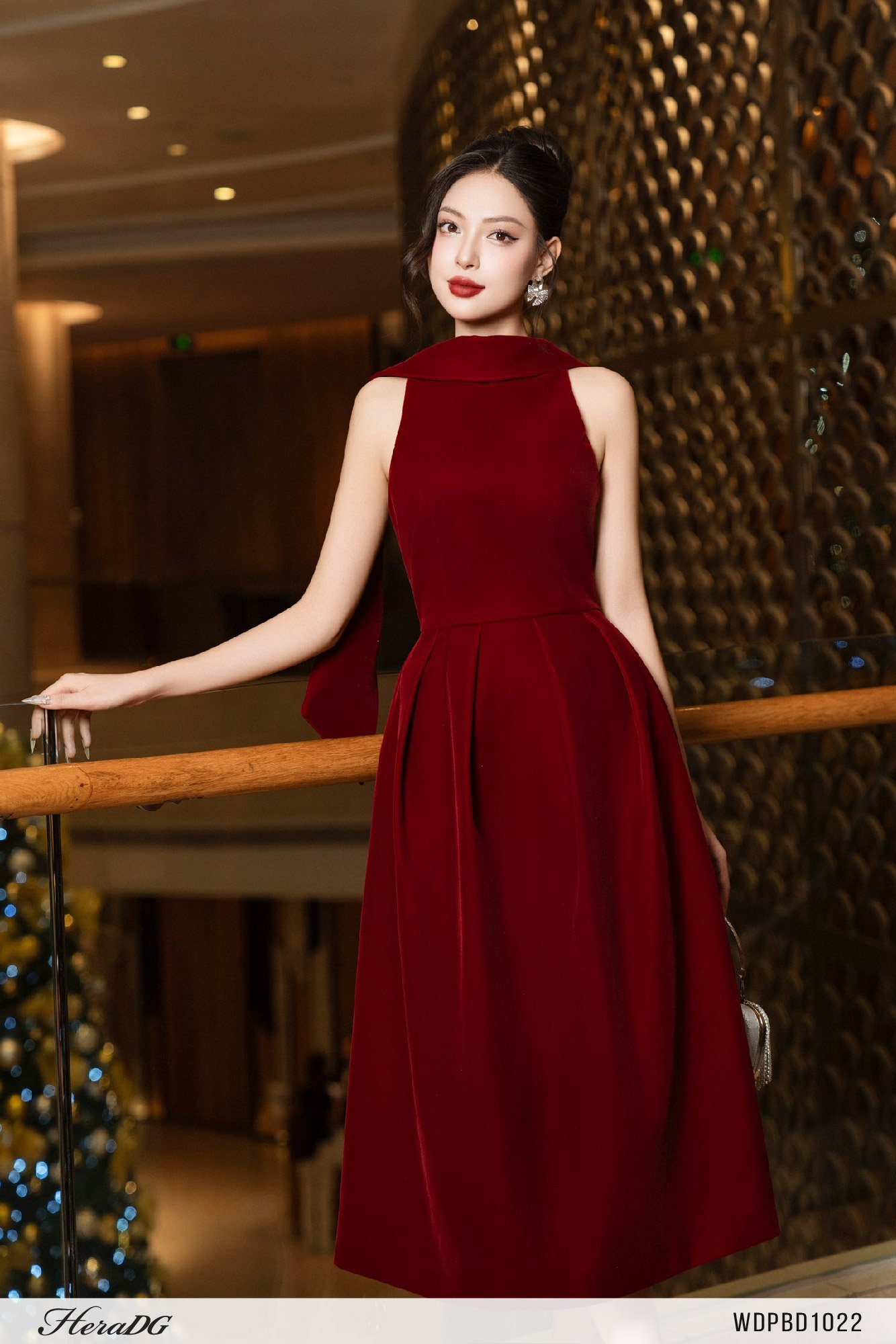 Đầm xoè dáng dài cổ khăn