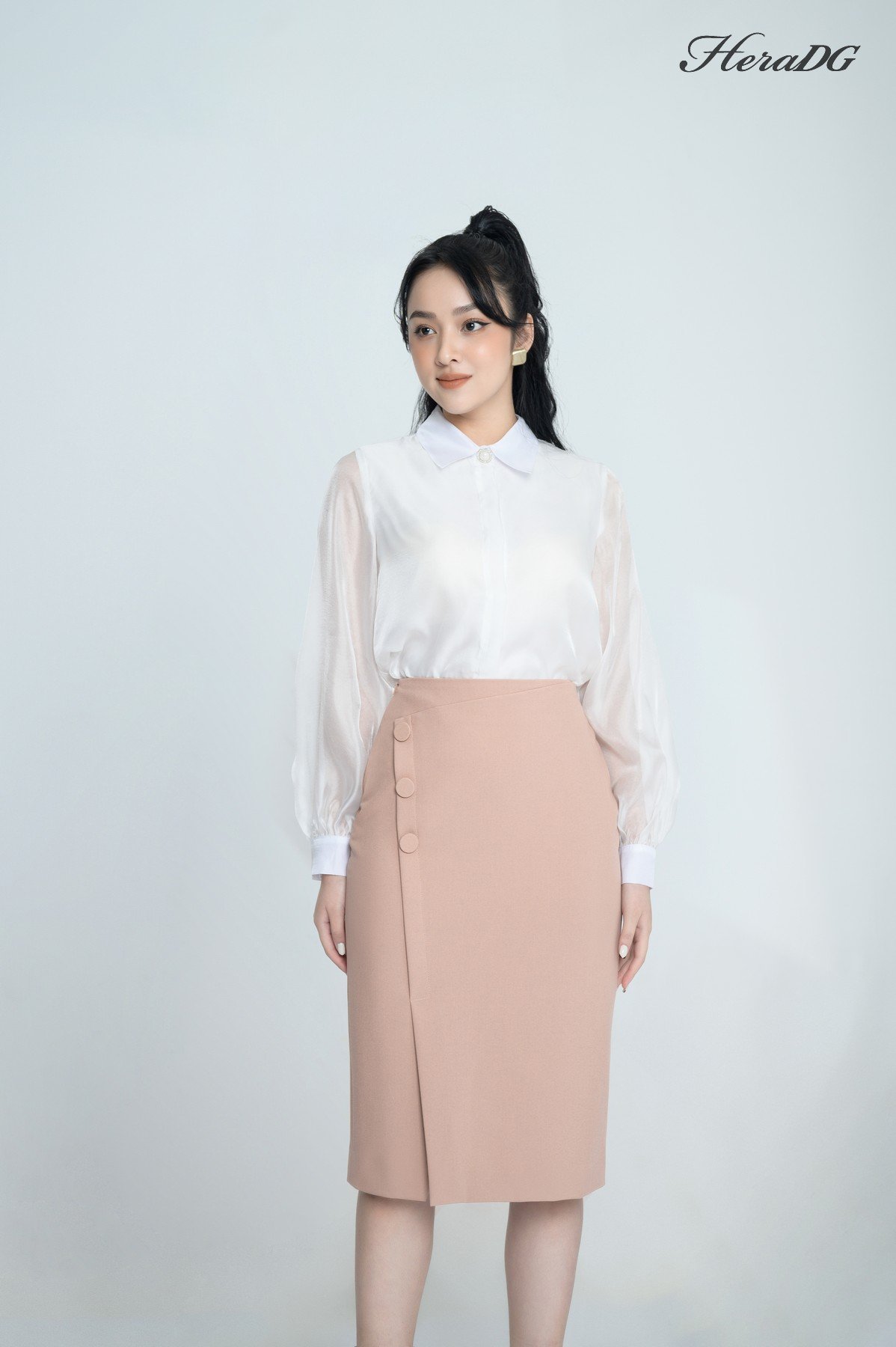 Chân váy ôm xẻ trước
