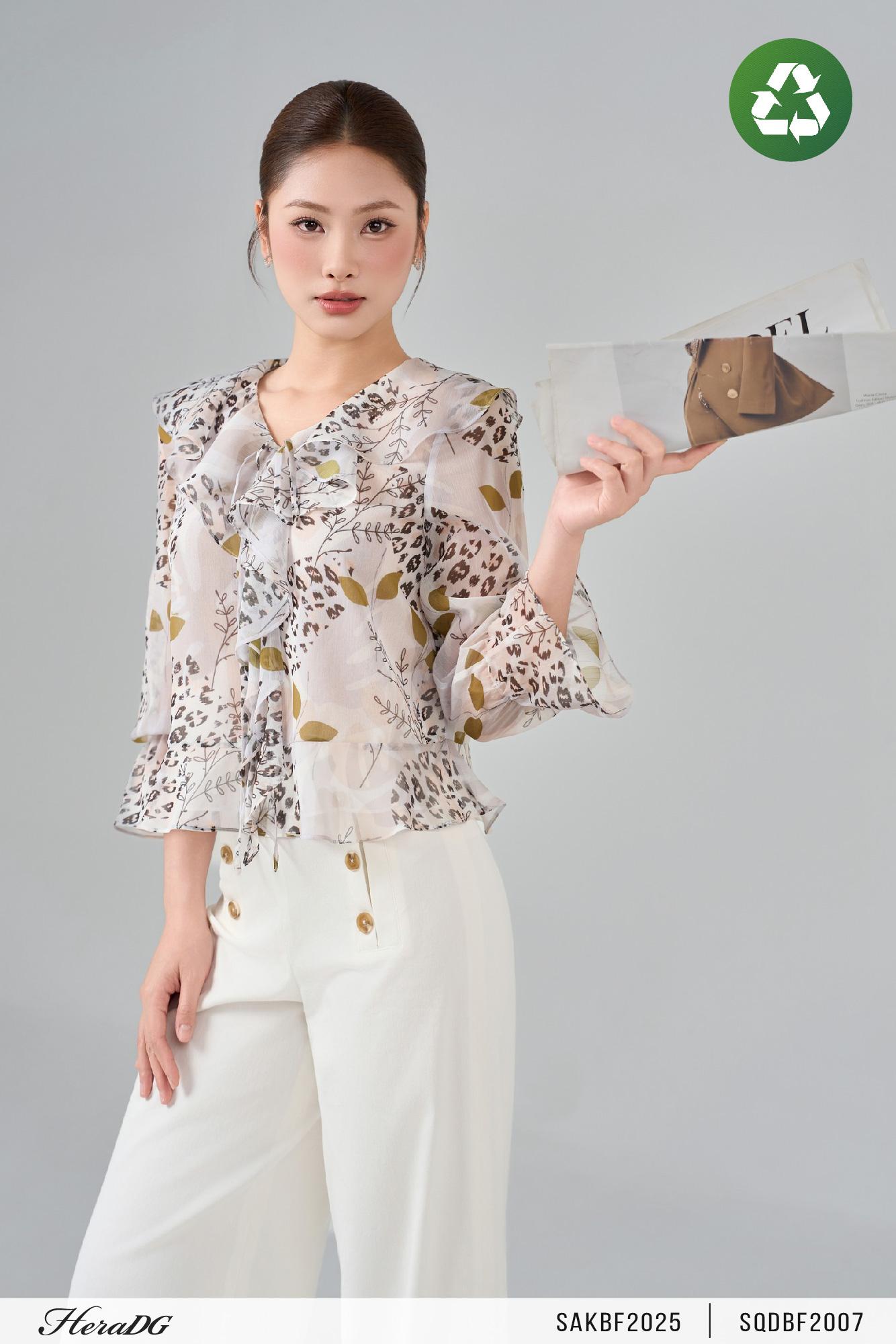 Áo kiểu cổ bèo thắt nơ